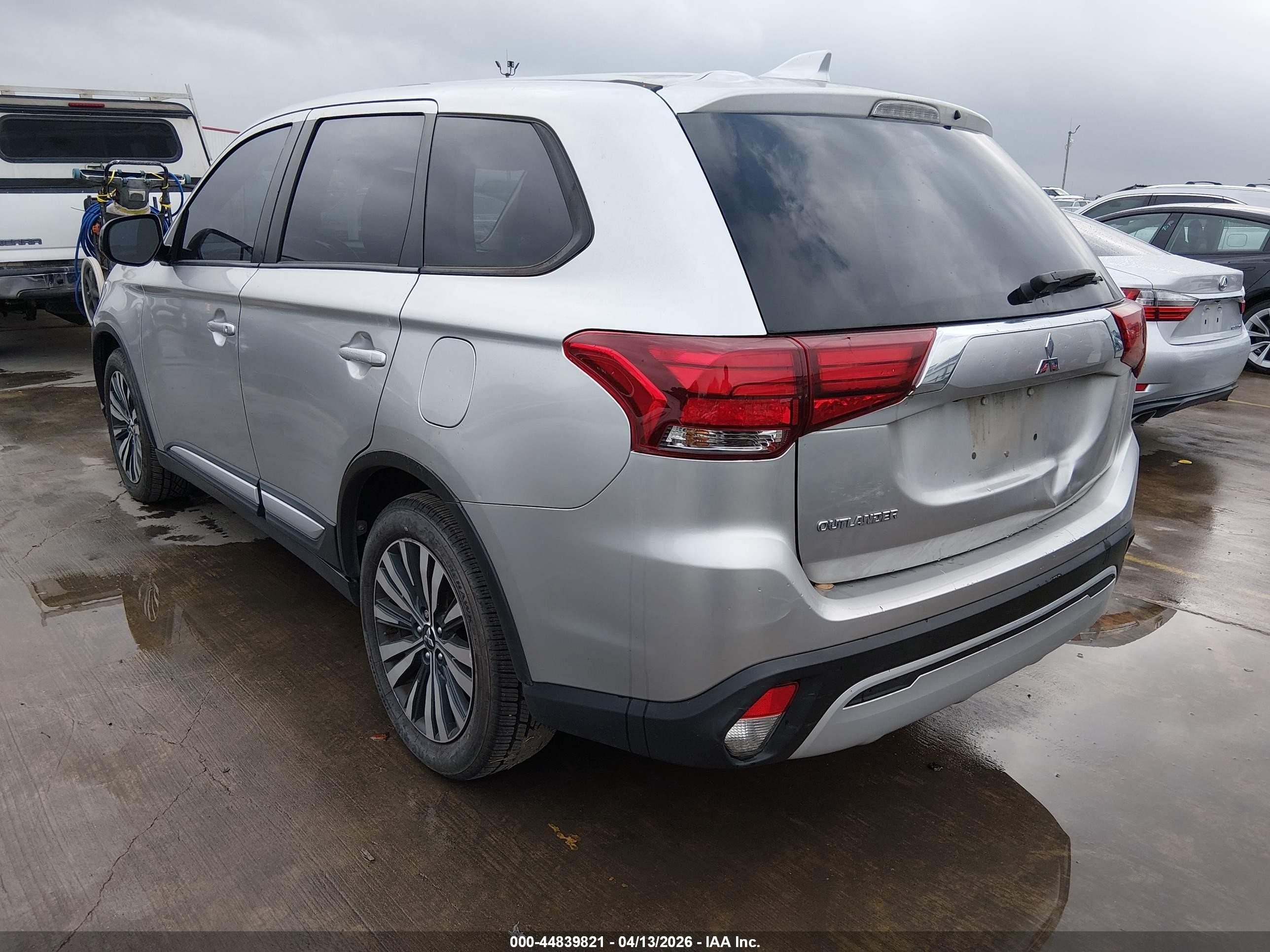 2020 Mitsubishi Outlander Es 2.4 Silver vin: JA4AD2A37LZ006871