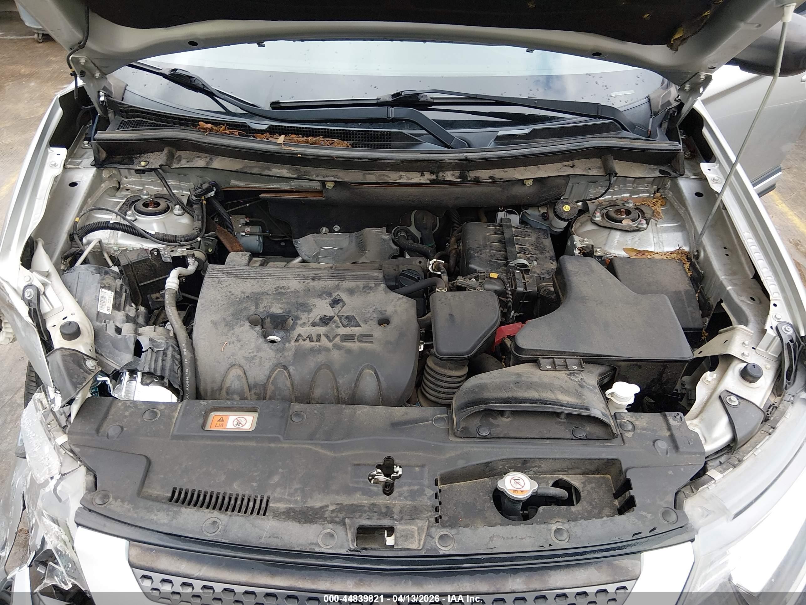 2020 Mitsubishi Outlander Es 2.4 Silver vin: JA4AD2A37LZ006871