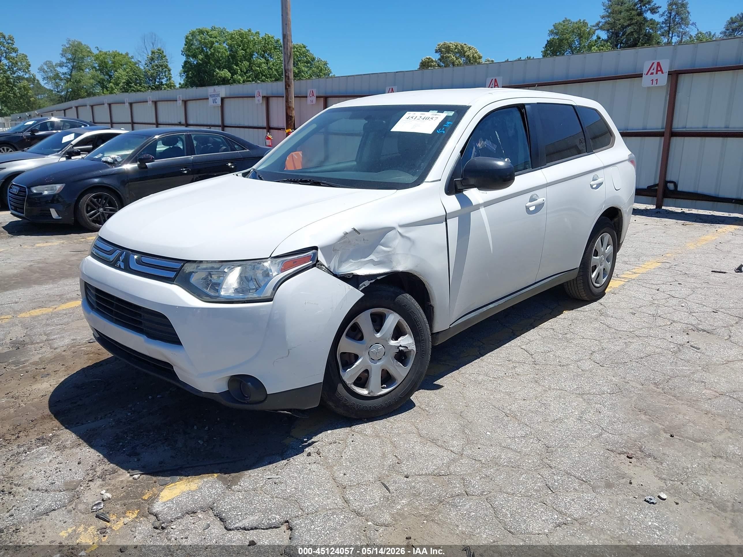 2014 Mitsubishi Outlander Es White vin: JA4AD2A38EZ007014