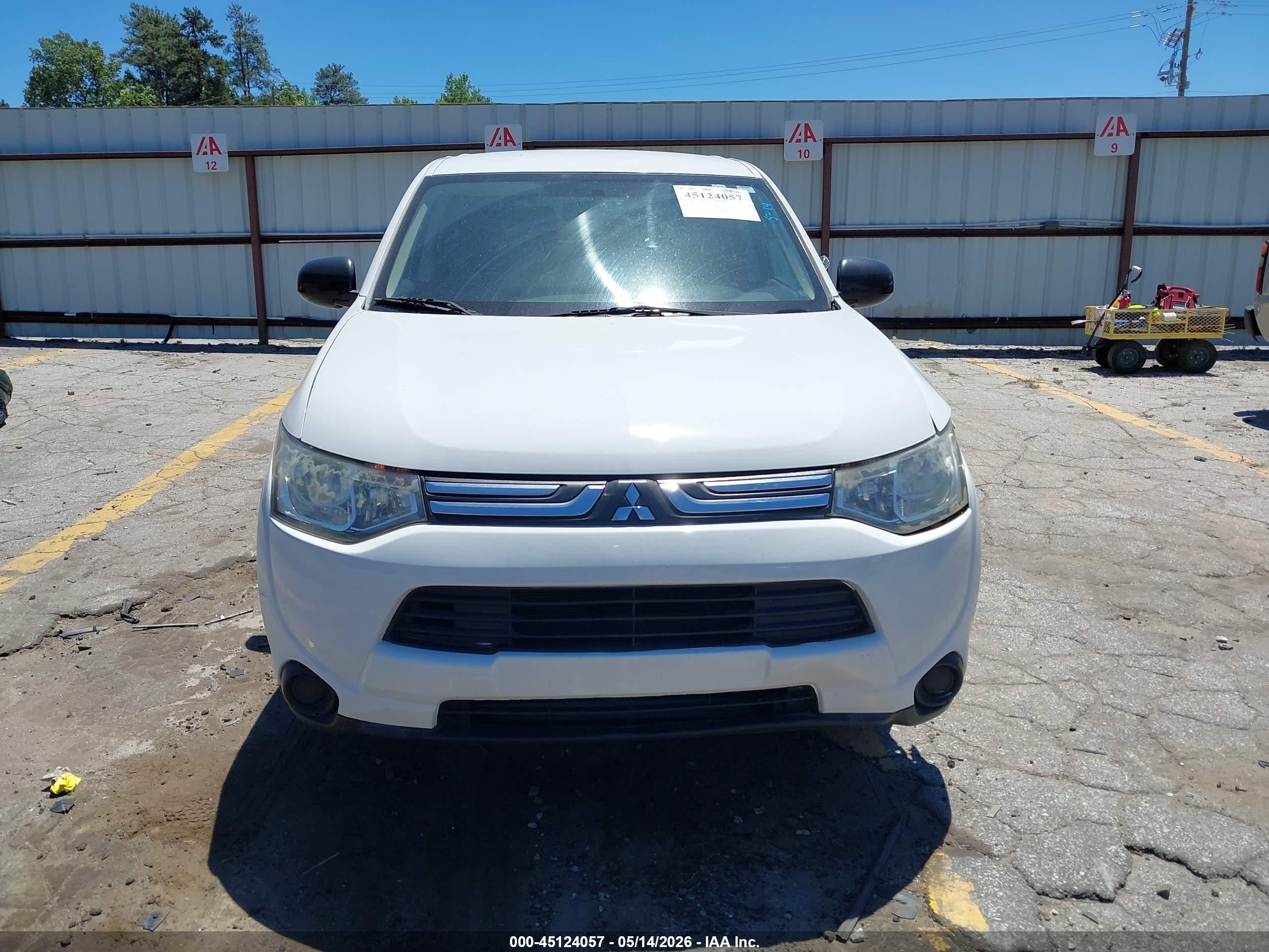 2014 Mitsubishi Outlander Es White vin: JA4AD2A38EZ007014