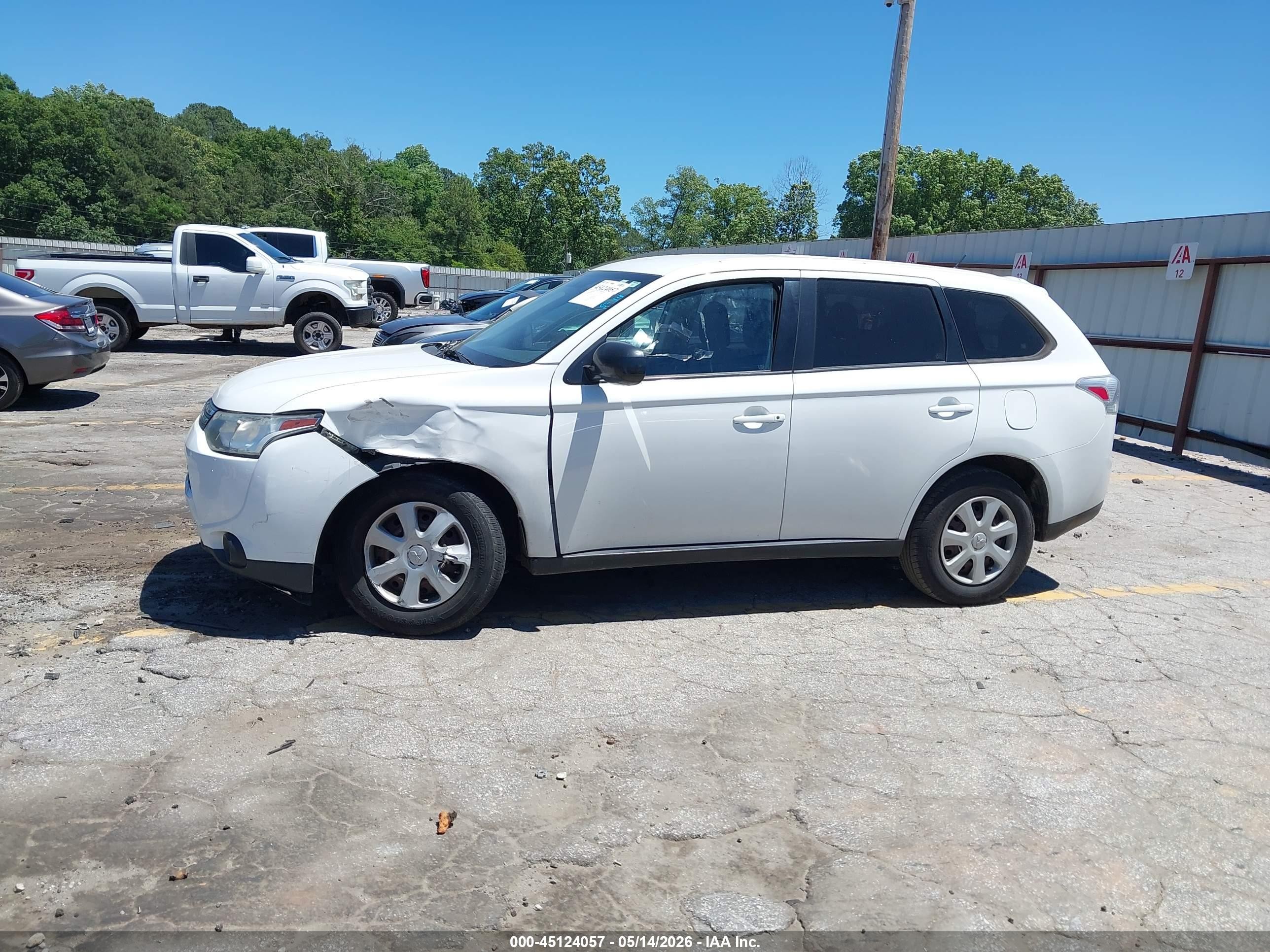 2014 Mitsubishi Outlander Es White vin: JA4AD2A38EZ007014