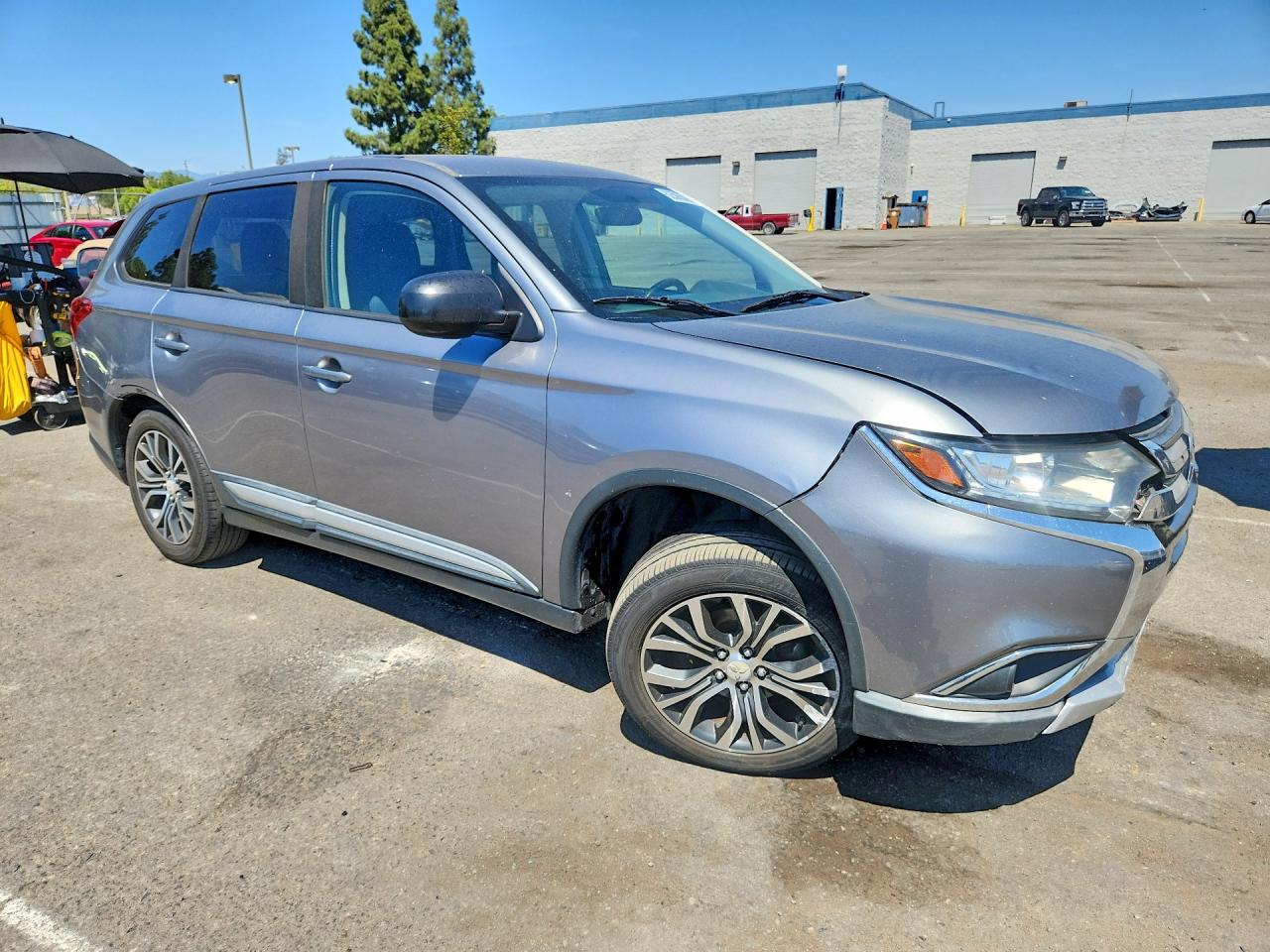 2017 Mitsubishi Outlander Es Silver vin: JA4AD2A39HZ040740