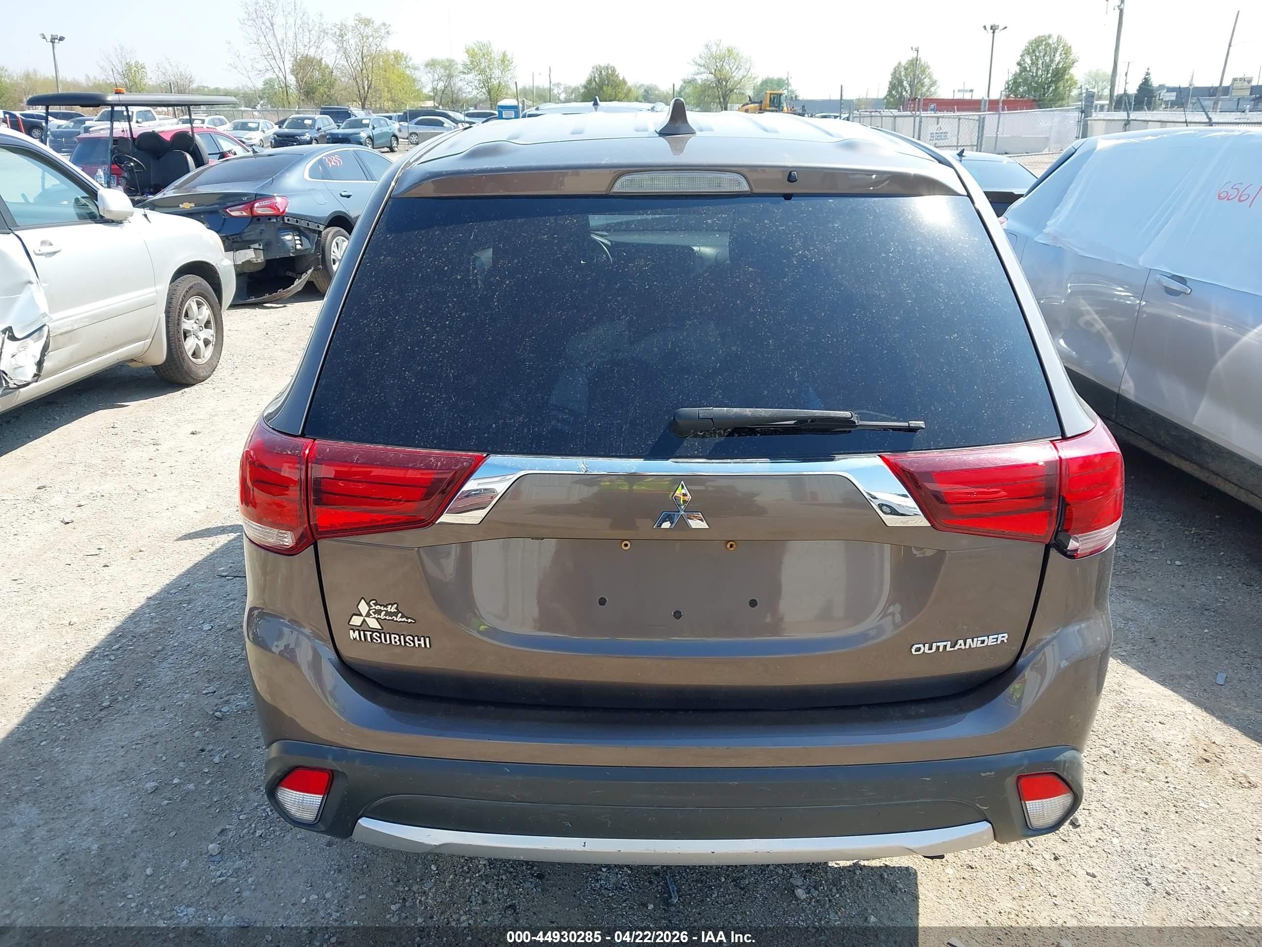 2017 Mitsubishi Outlander Es Beige vin: JA4AD2A39HZ066352