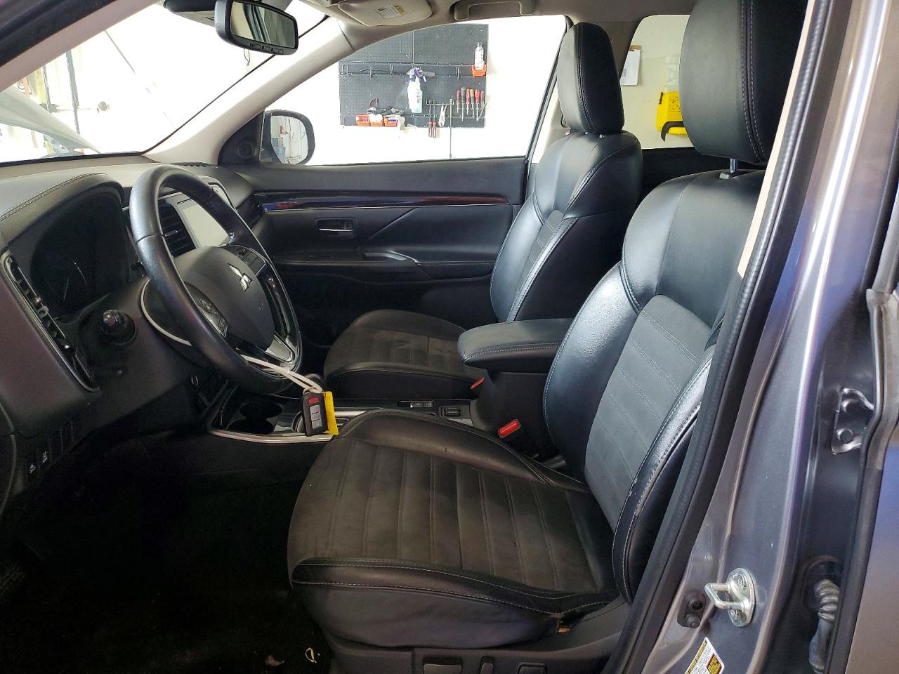 2020 Mitsubishi Outlander Se Gray vin: JA4AD3A30LZ023971