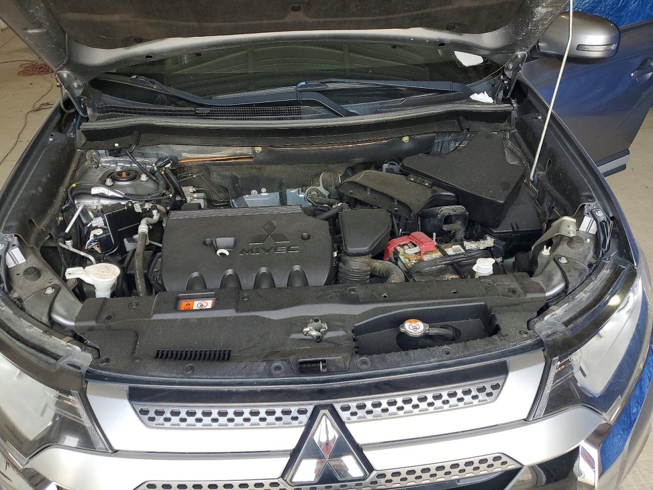 2020 Mitsubishi Outlander Se Gray vin: JA4AD3A30LZ023971