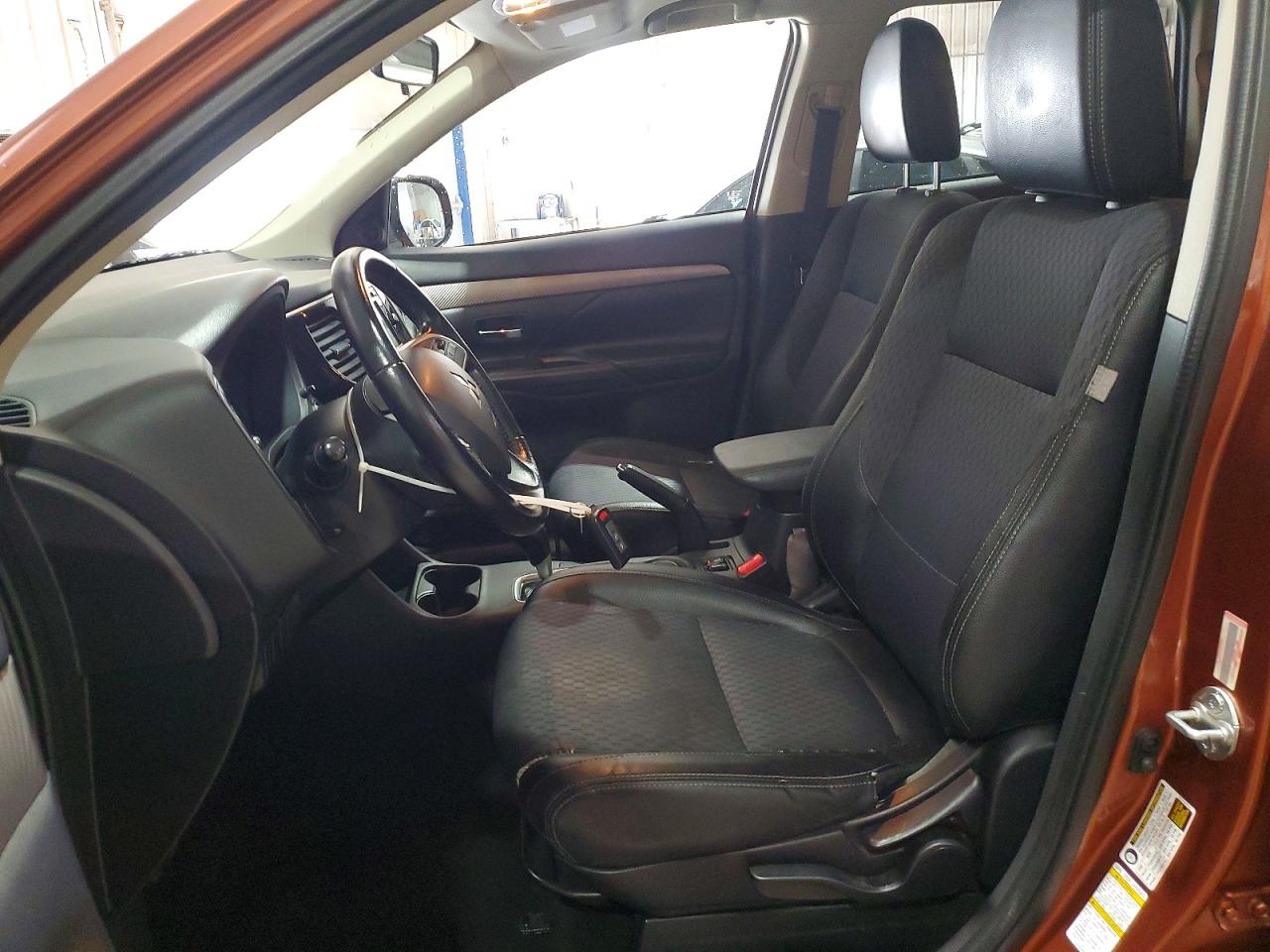 2015 Mitsubishi Outlander Se Brown vin: JA4AD3A31FZ004138