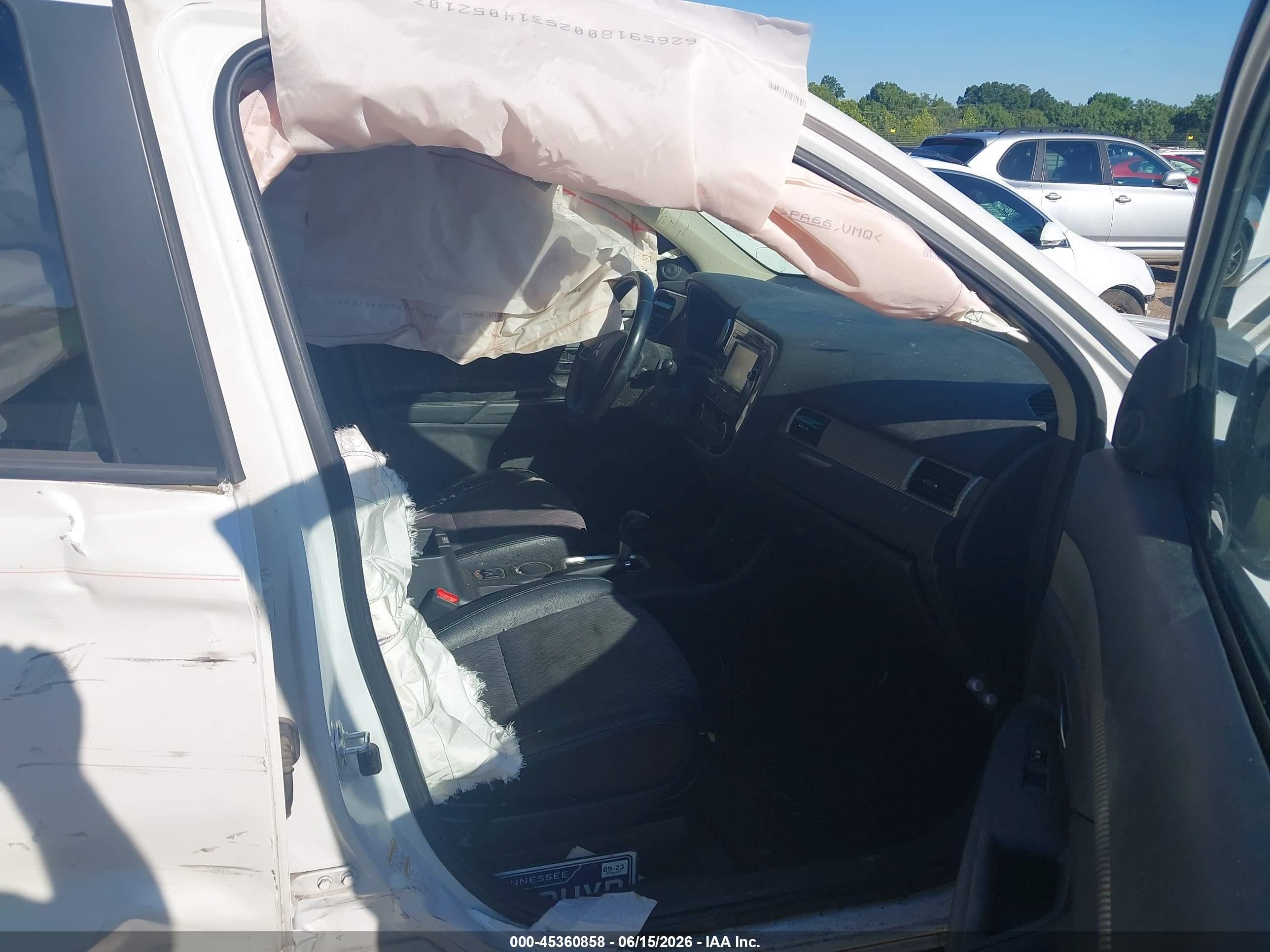 2015 Mitsubishi Outlander Se White vin: JA4AD3A31FZ005905