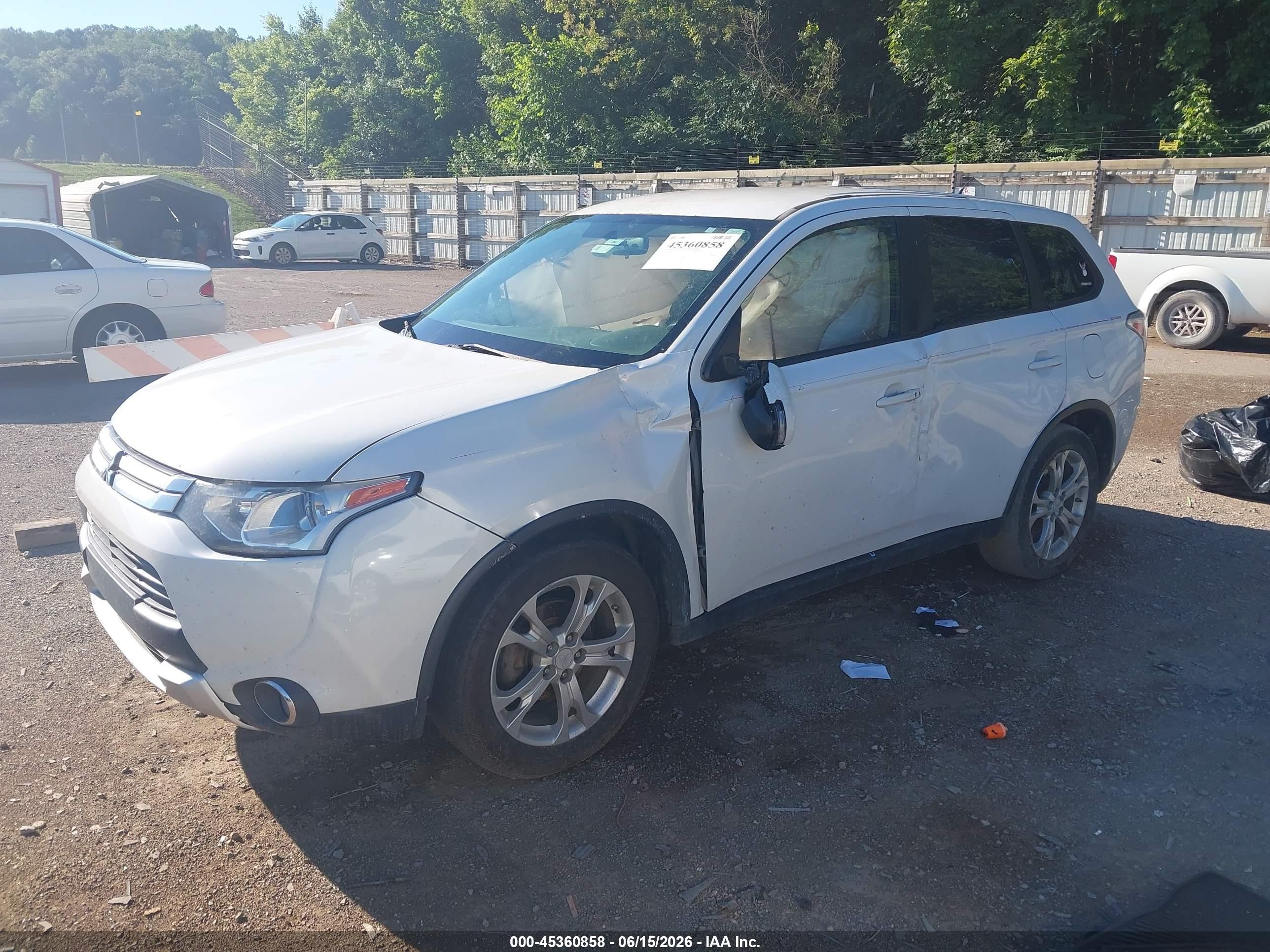 2015 Mitsubishi Outlander Se White vin: JA4AD3A31FZ005905