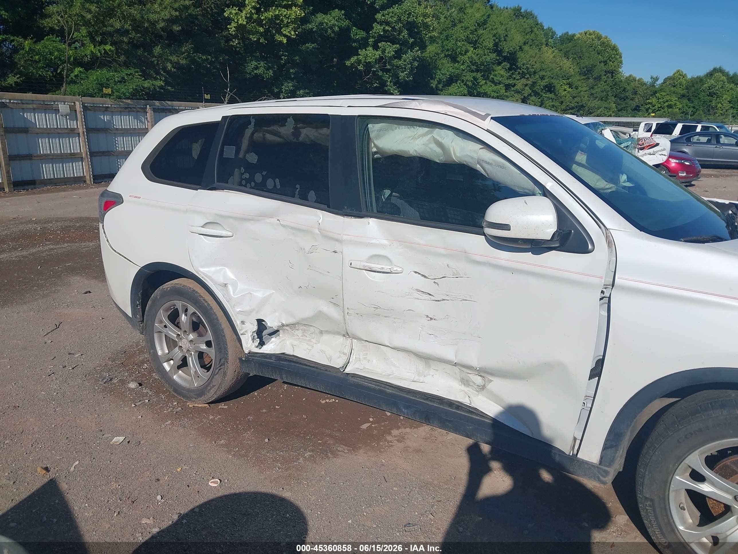 2015 Mitsubishi Outlander Se White vin: JA4AD3A31FZ005905