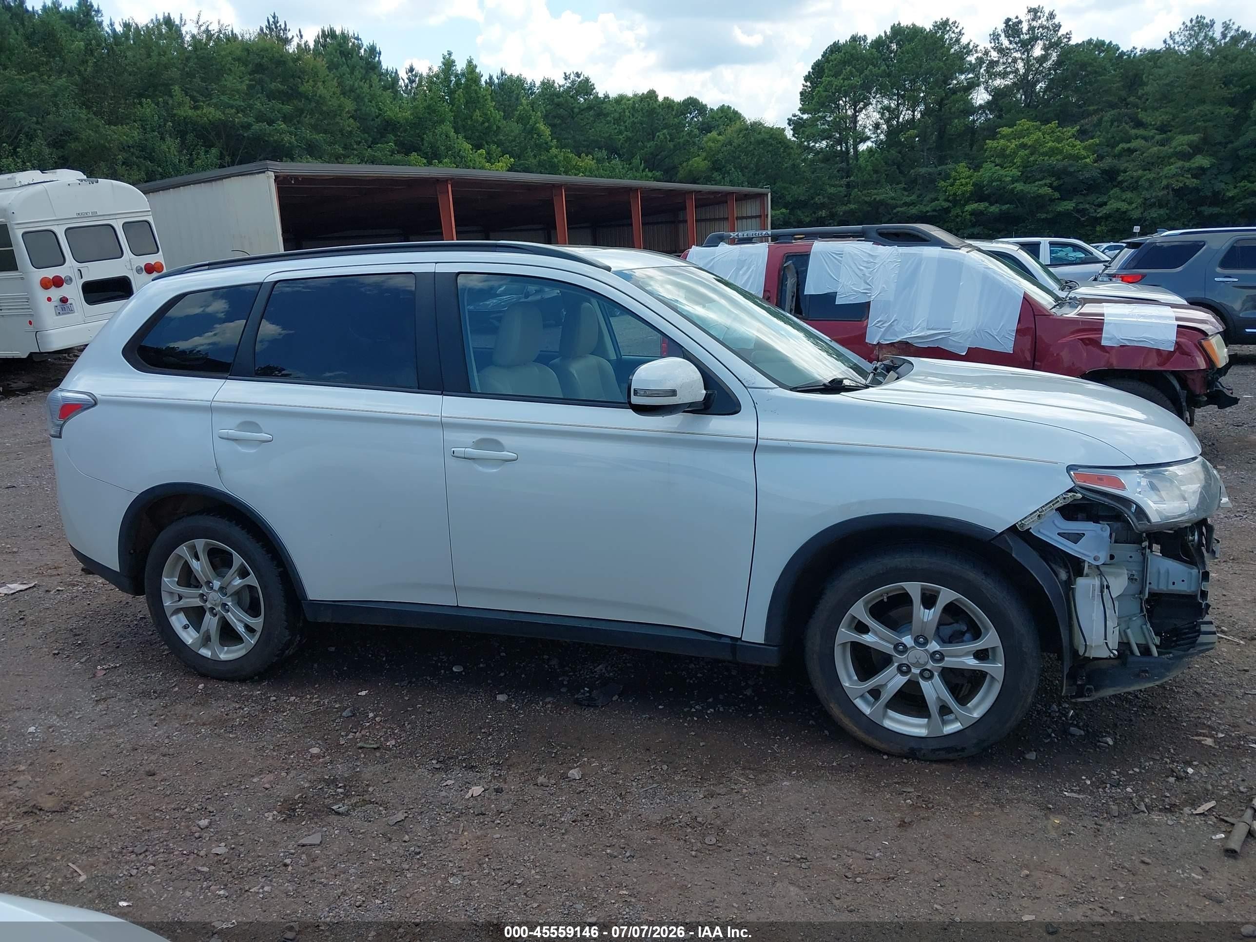 2015 Mitsubishi Outlander Se White vin: JA4AD3A31FZ006763