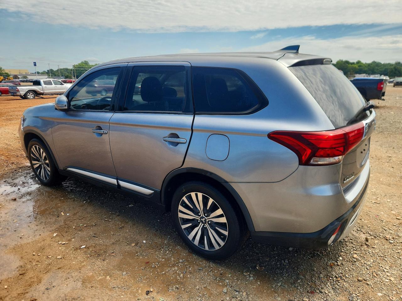 2019 Mitsubishi Outlander Se Silver vin: JA4AD3A31KZ006126
