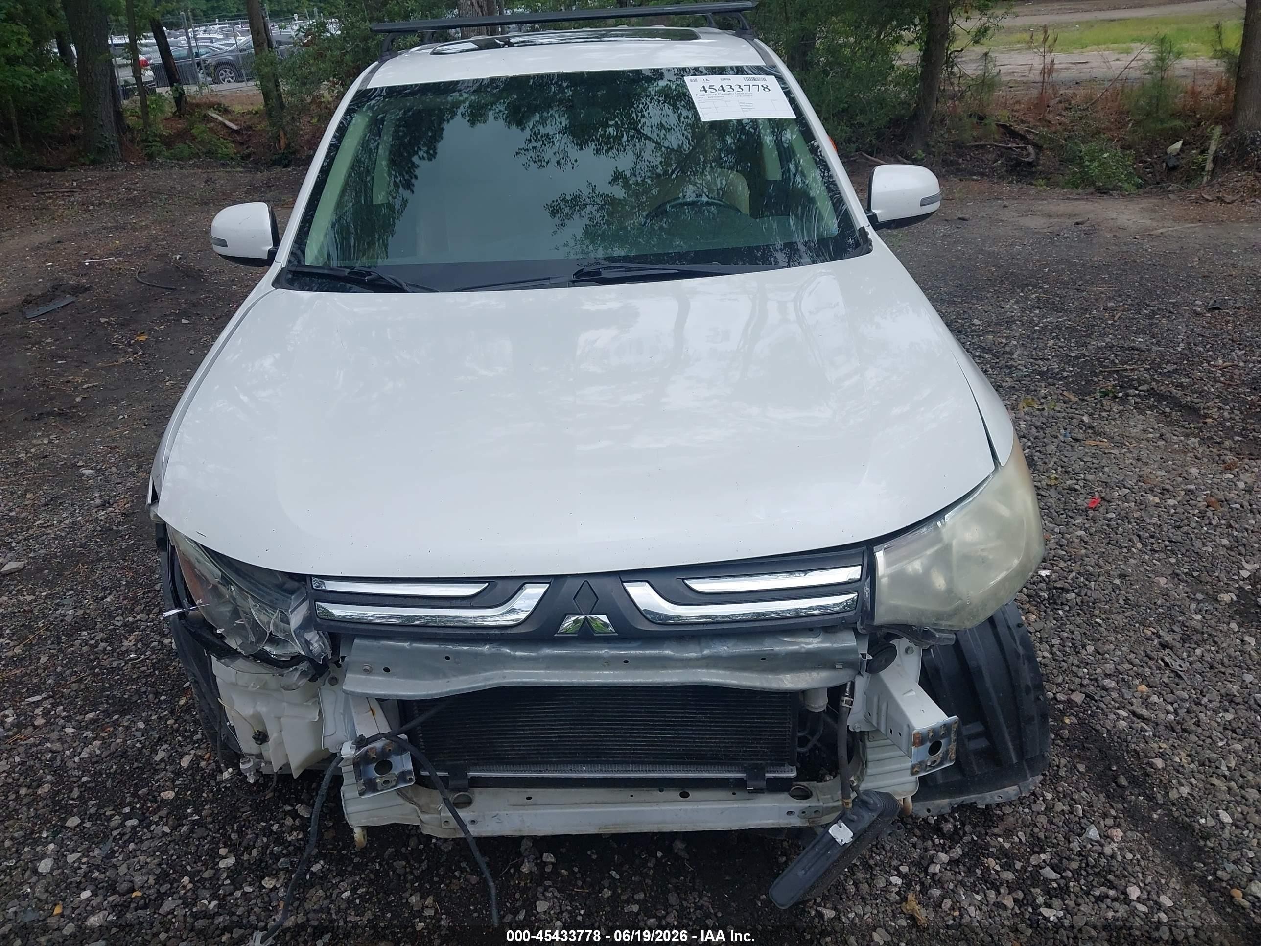 2014 Mitsubishi Outlander Se White vin: JA4AD3A32EZ008309