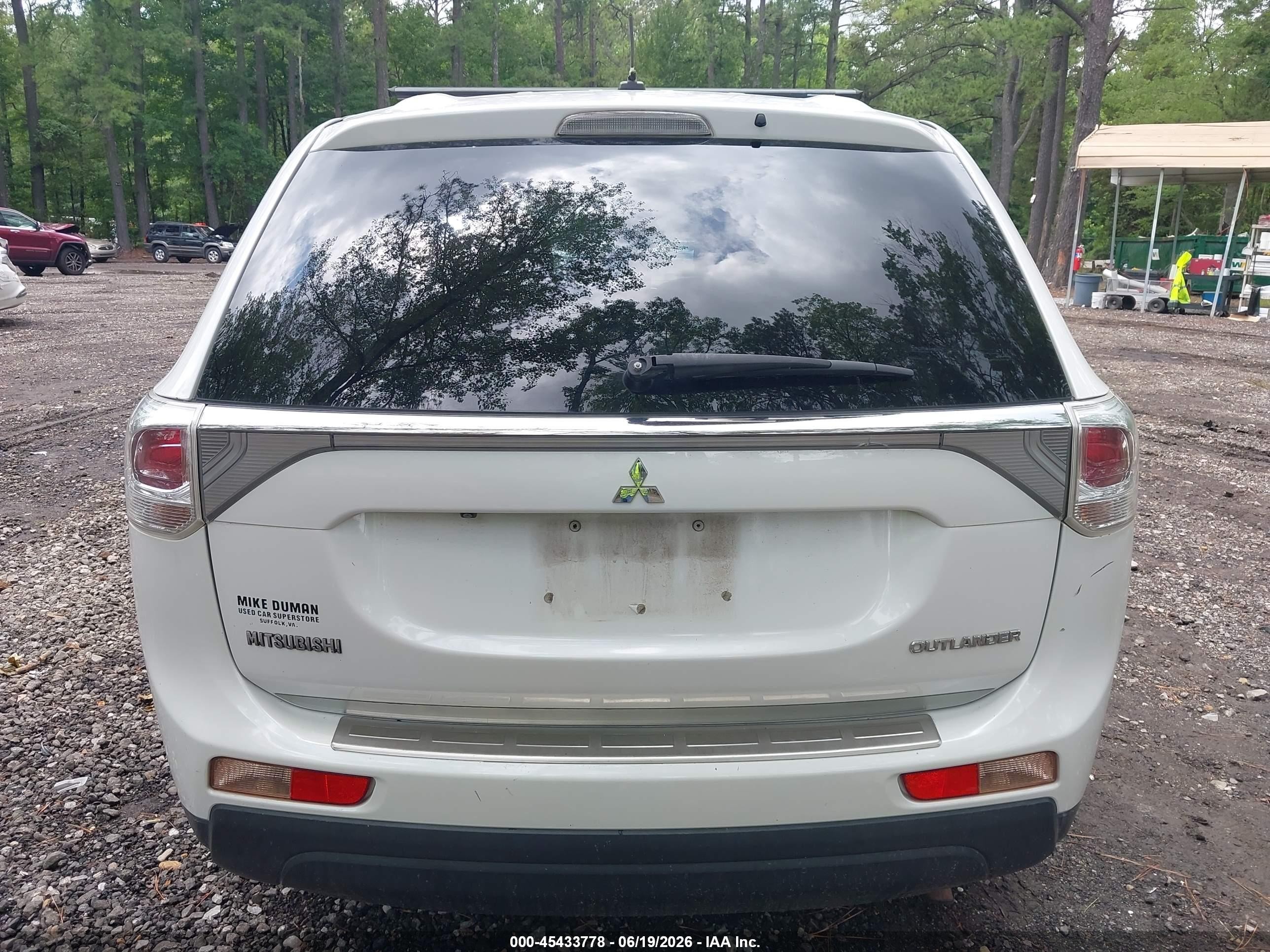 2014 Mitsubishi Outlander Se White vin: JA4AD3A32EZ008309