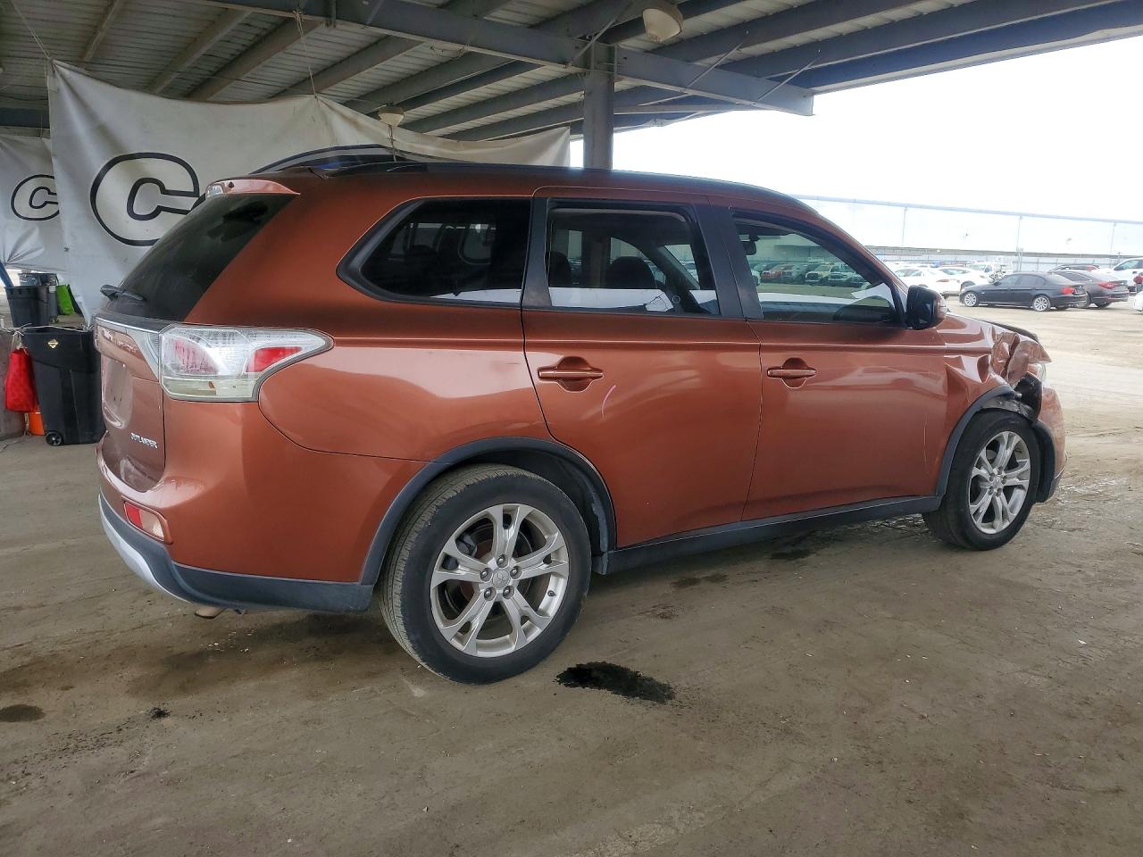2015 Mitsubishi Outlander Se Желто-коричневый vin: JA4AD3A32FZ002575