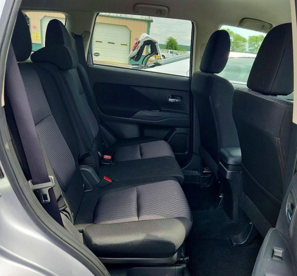2014 Mitsubishi Outlander Se Gray vin: JA4AD3A33EZ014393