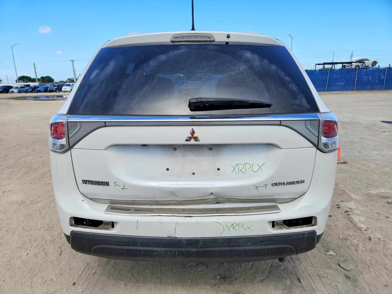 2014 Mitsubishi Outlander Se White vin: JA4AD3A33EZ015852