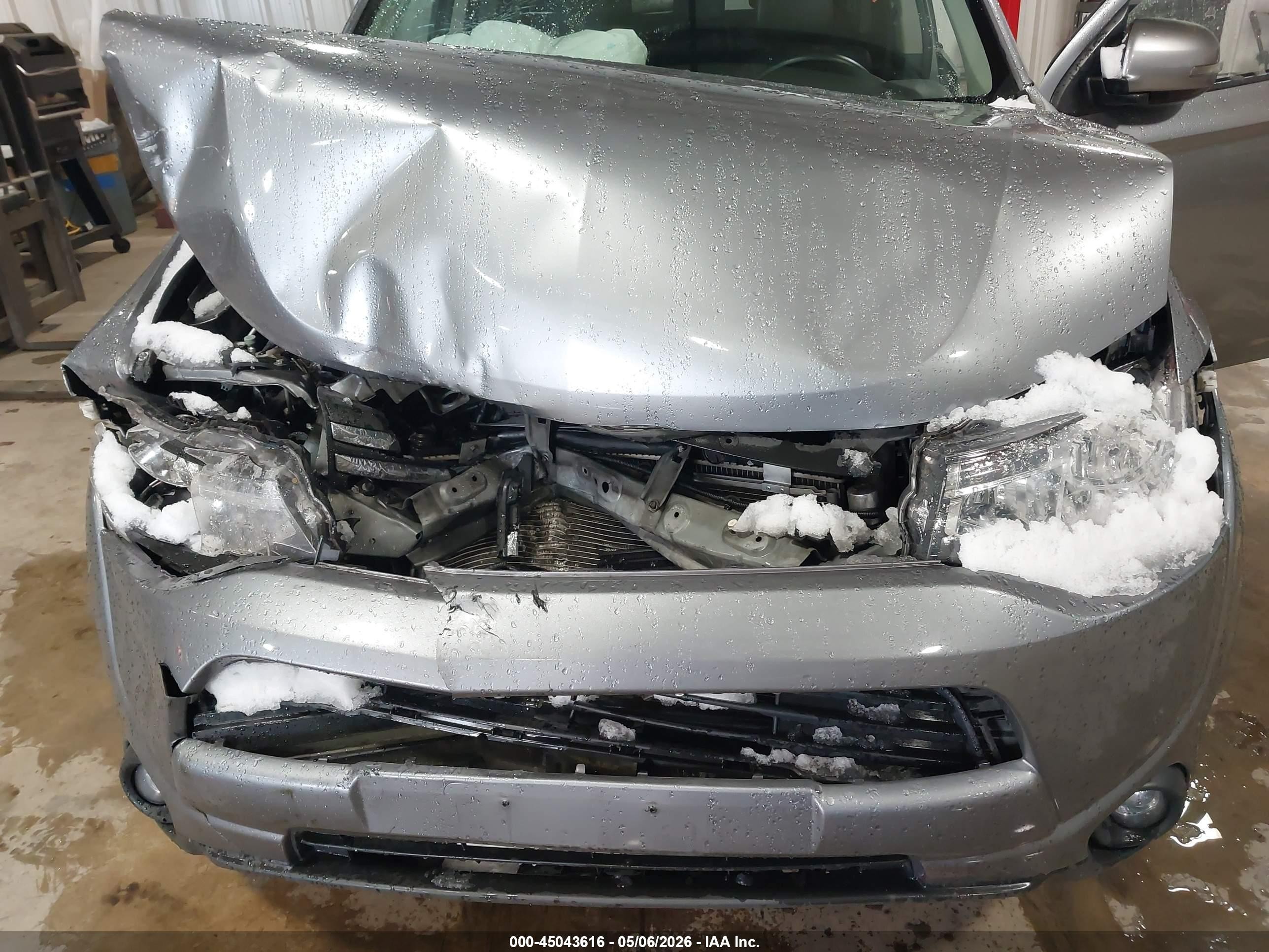 2014 Mitsubishi Outlander Se Silver vin: JA4AD3A33EZ017343
