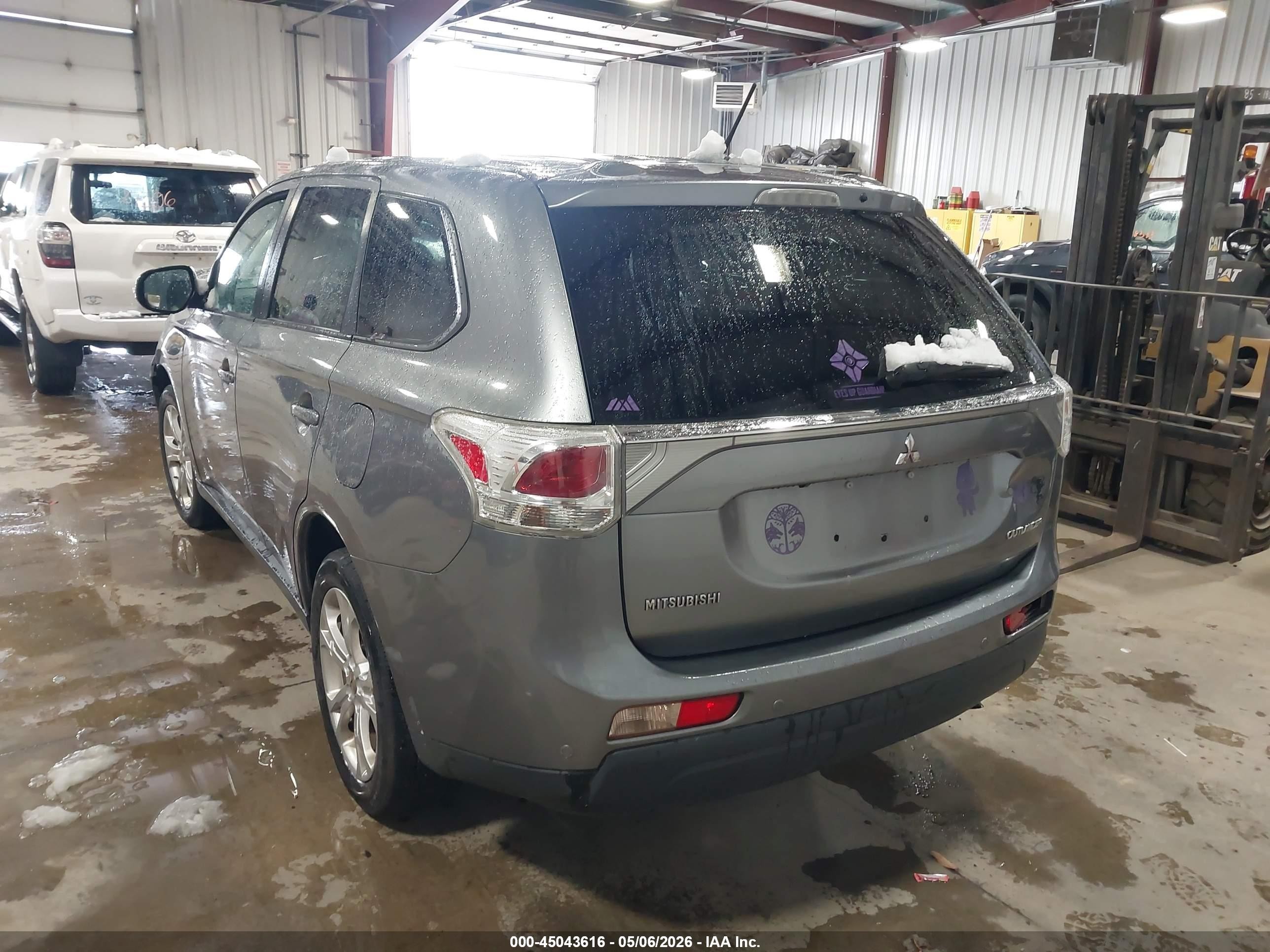 2014 Mitsubishi Outlander Se Silver vin: JA4AD3A33EZ017343