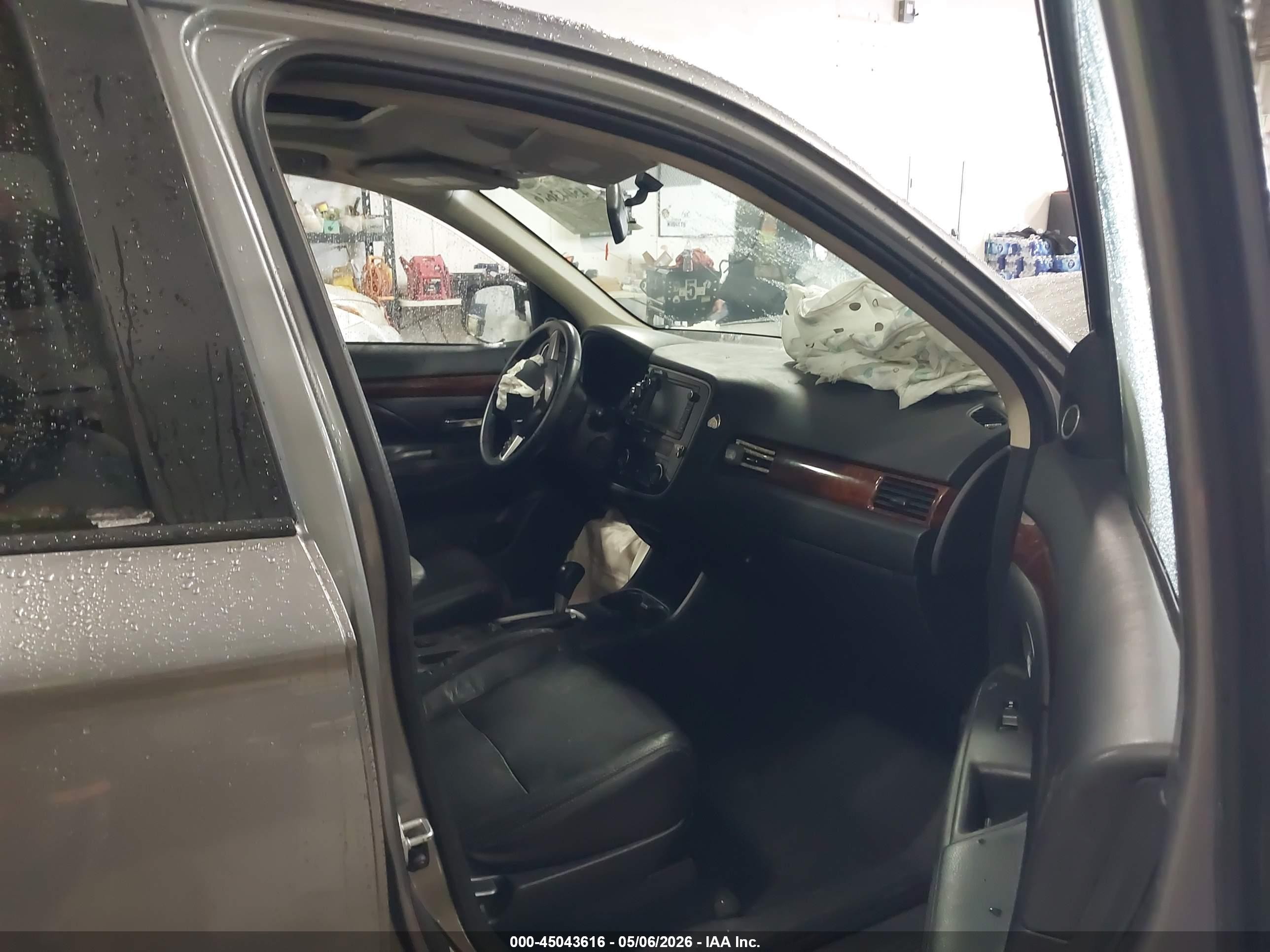 2014 Mitsubishi Outlander Se Silver vin: JA4AD3A33EZ017343