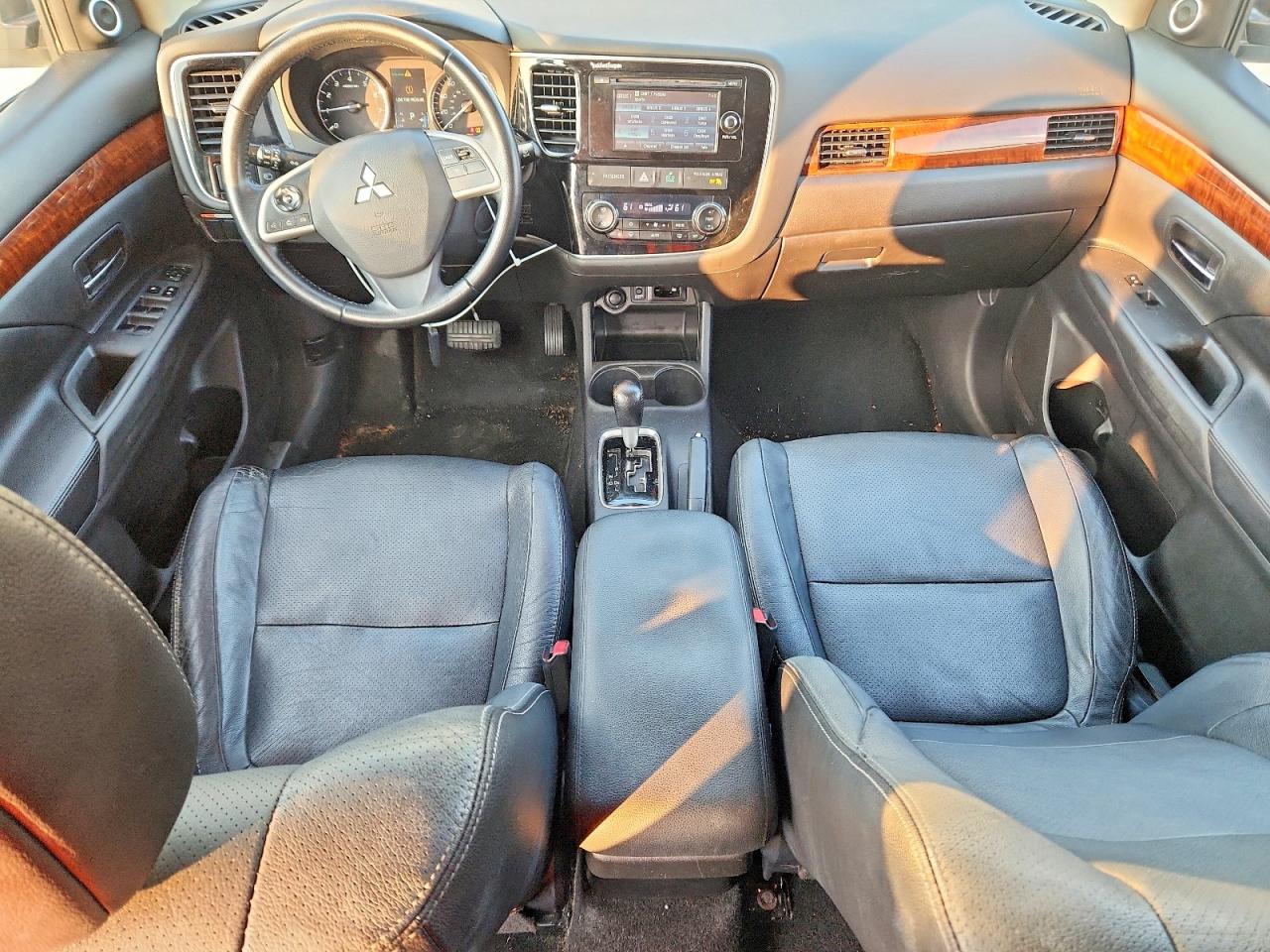 2015 Mitsubishi Outlander Se Белый vin: JA4AD3A33FZ008658