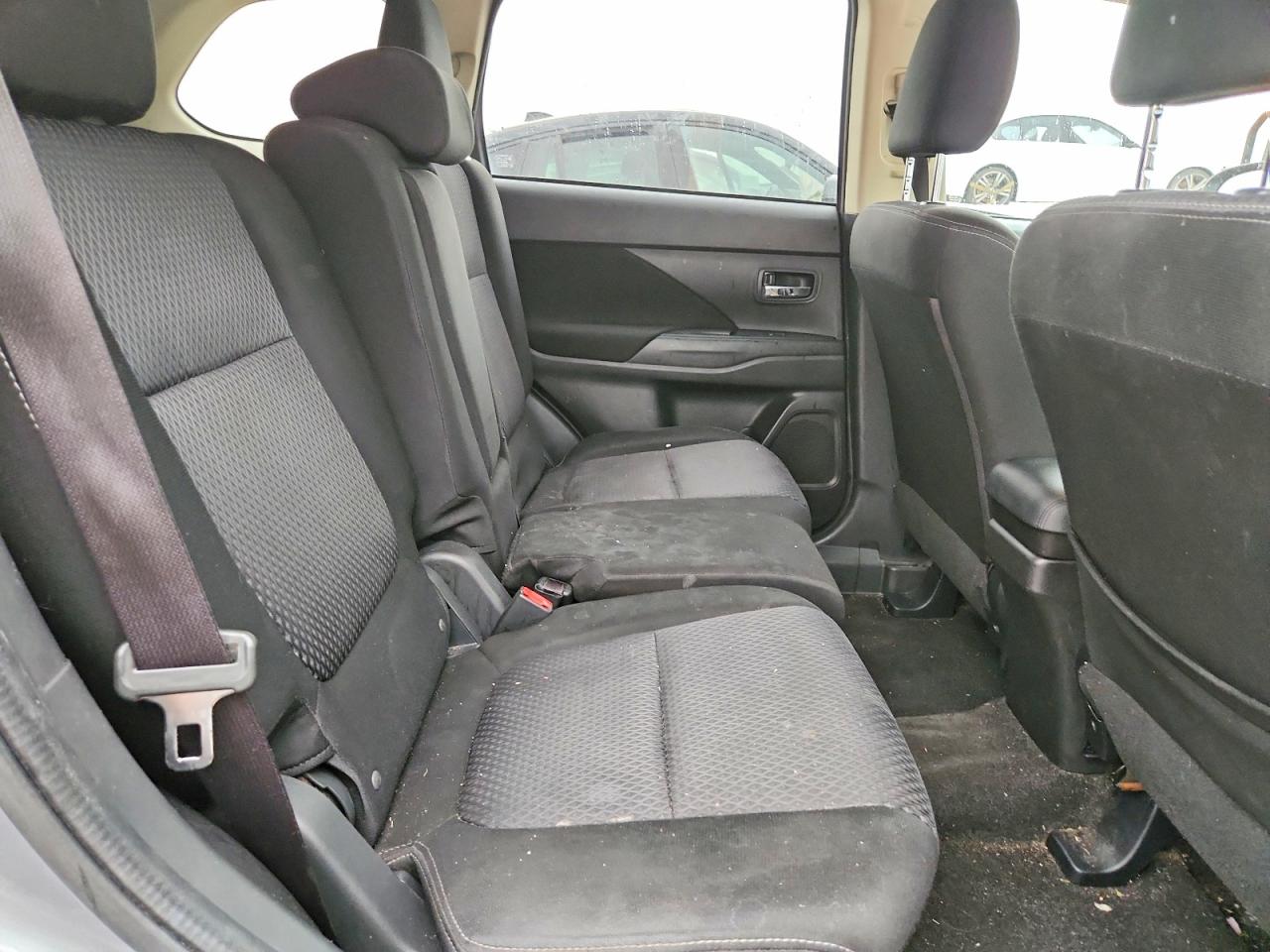 2017 Mitsubishi Outlander Se Gray vin: JA4AD3A33HZ036446
