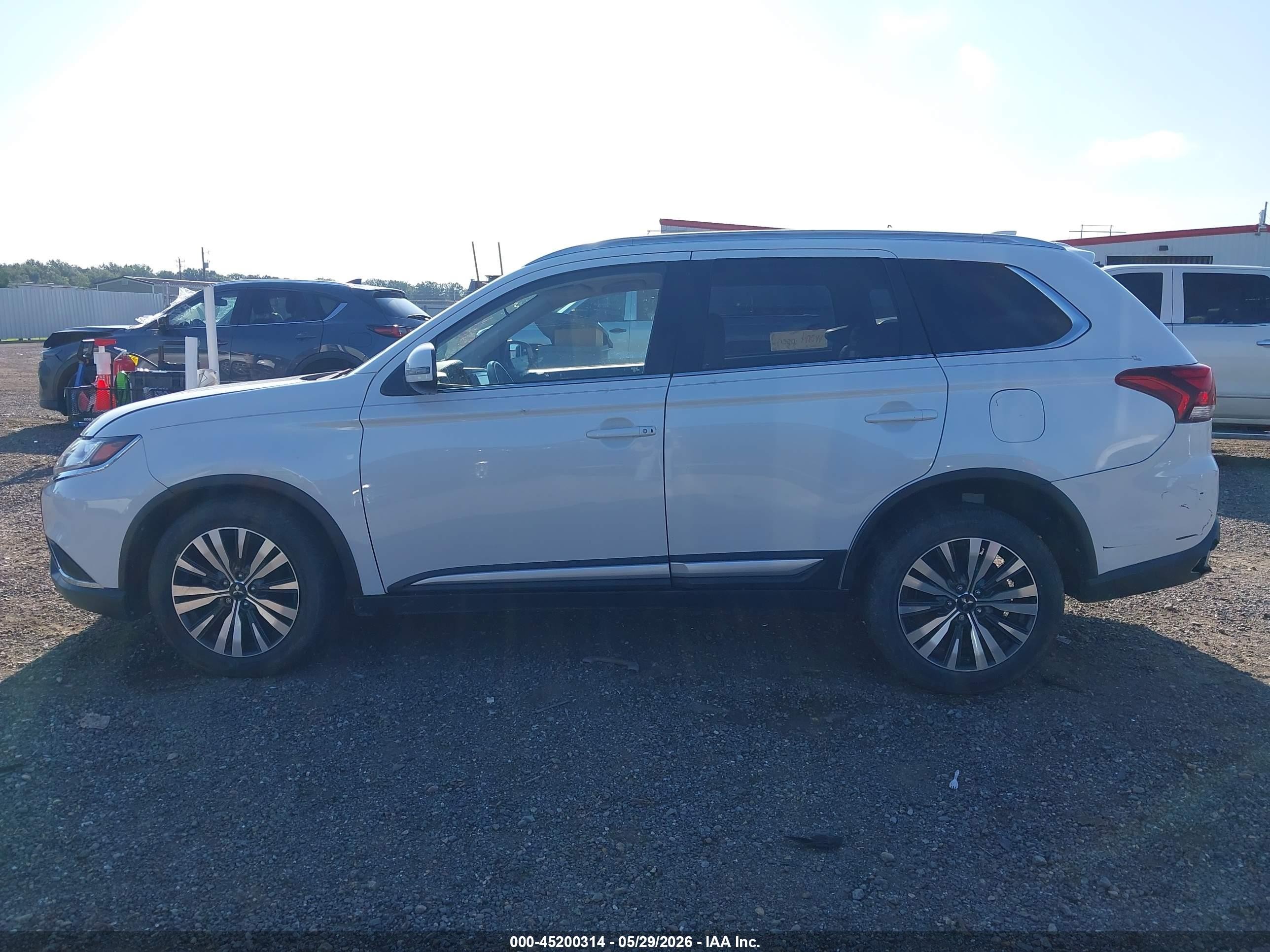 2019 Mitsubishi Outlander Sel White vin: JA4AD3A33KZ004796