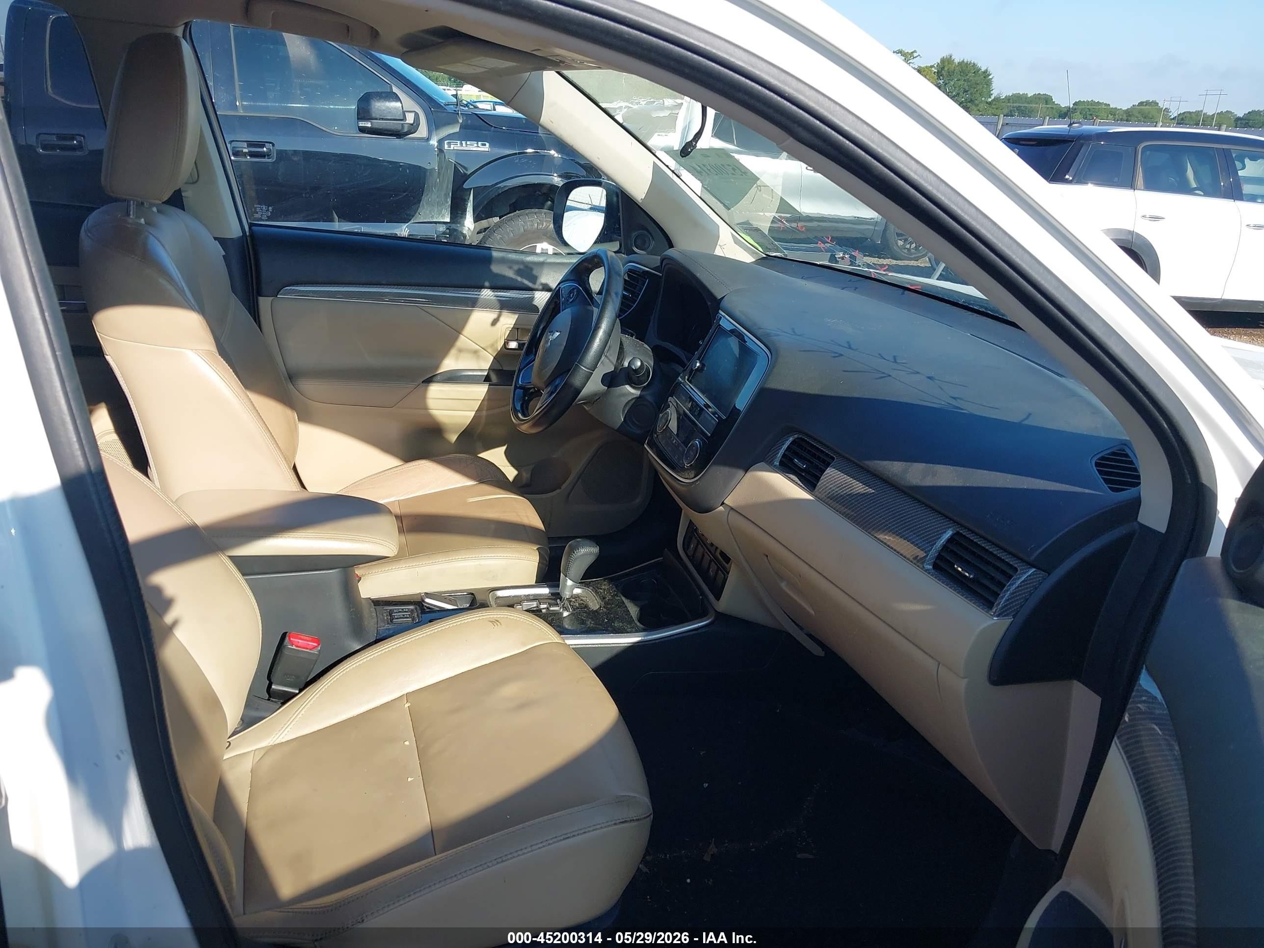2019 Mitsubishi Outlander Sel White vin: JA4AD3A33KZ004796