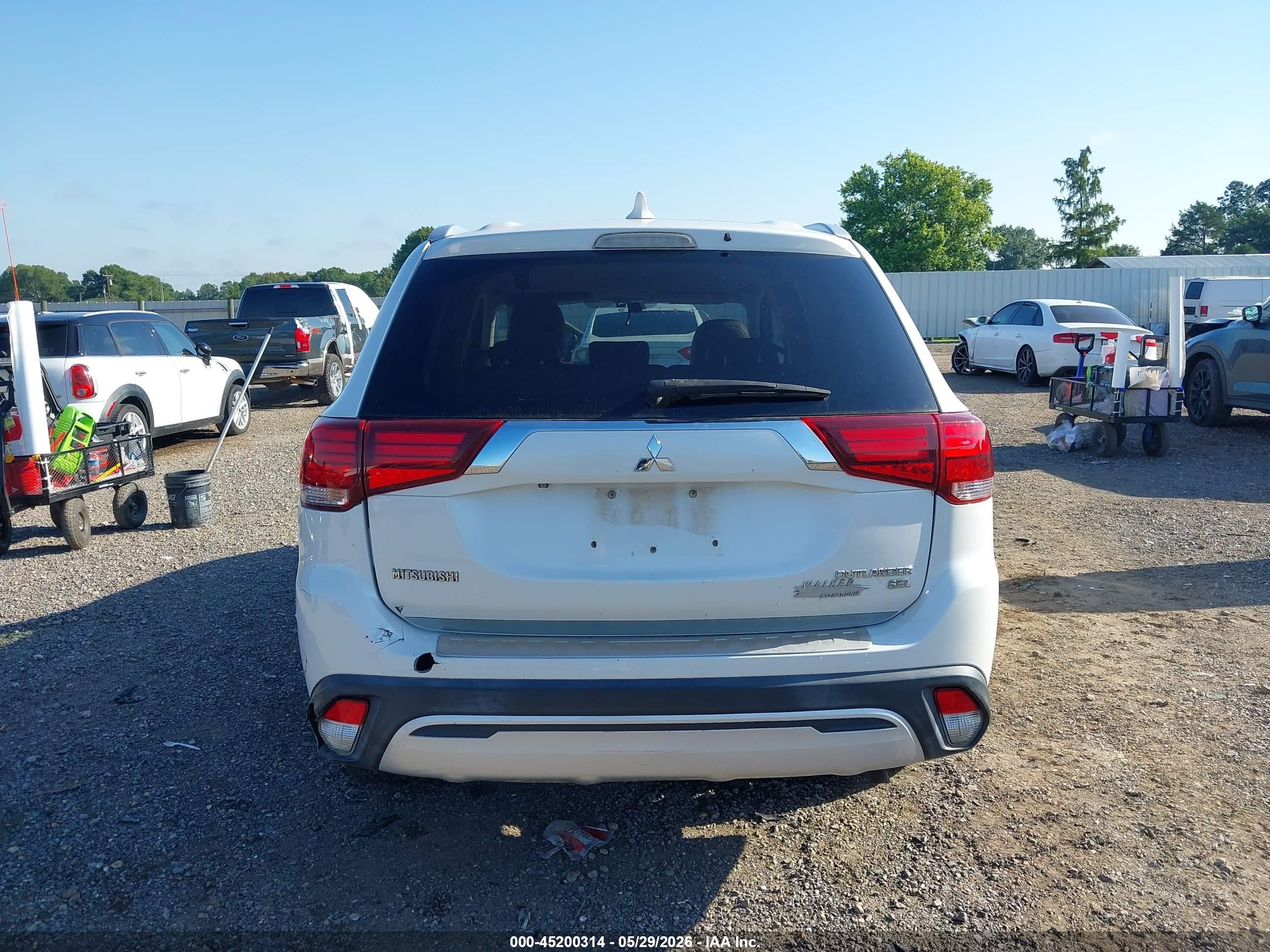 2019 Mitsubishi Outlander Sel White vin: JA4AD3A33KZ004796