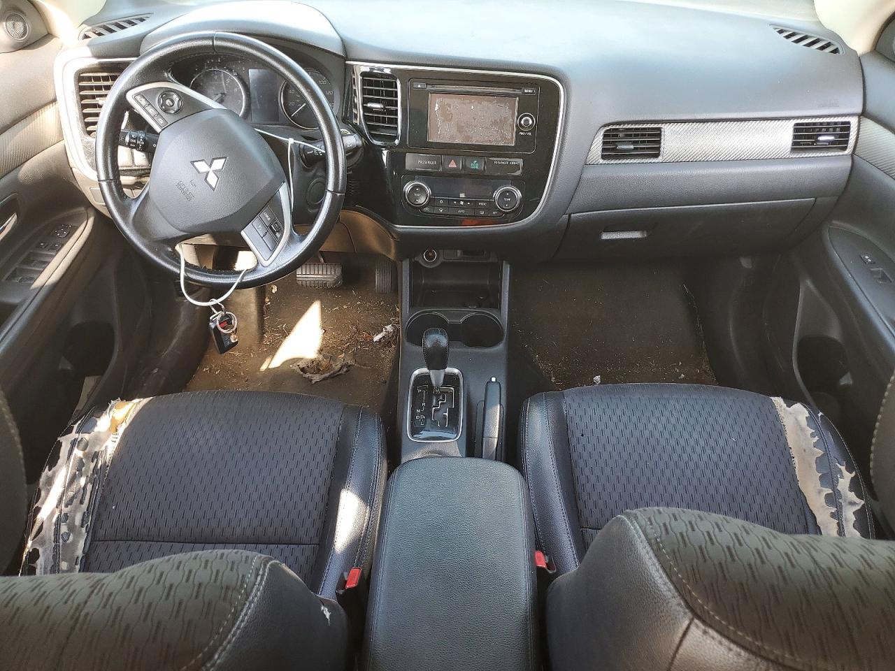 2015 Mitsubishi Outlander Se White vin: JA4AD3A34FZ011763