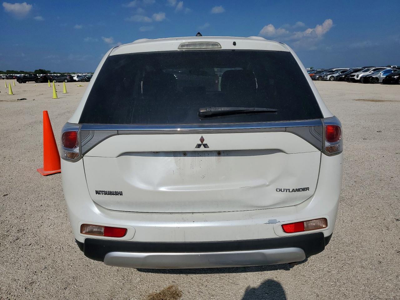 2015 Mitsubishi Outlander Se White vin: JA4AD3A34FZ011763