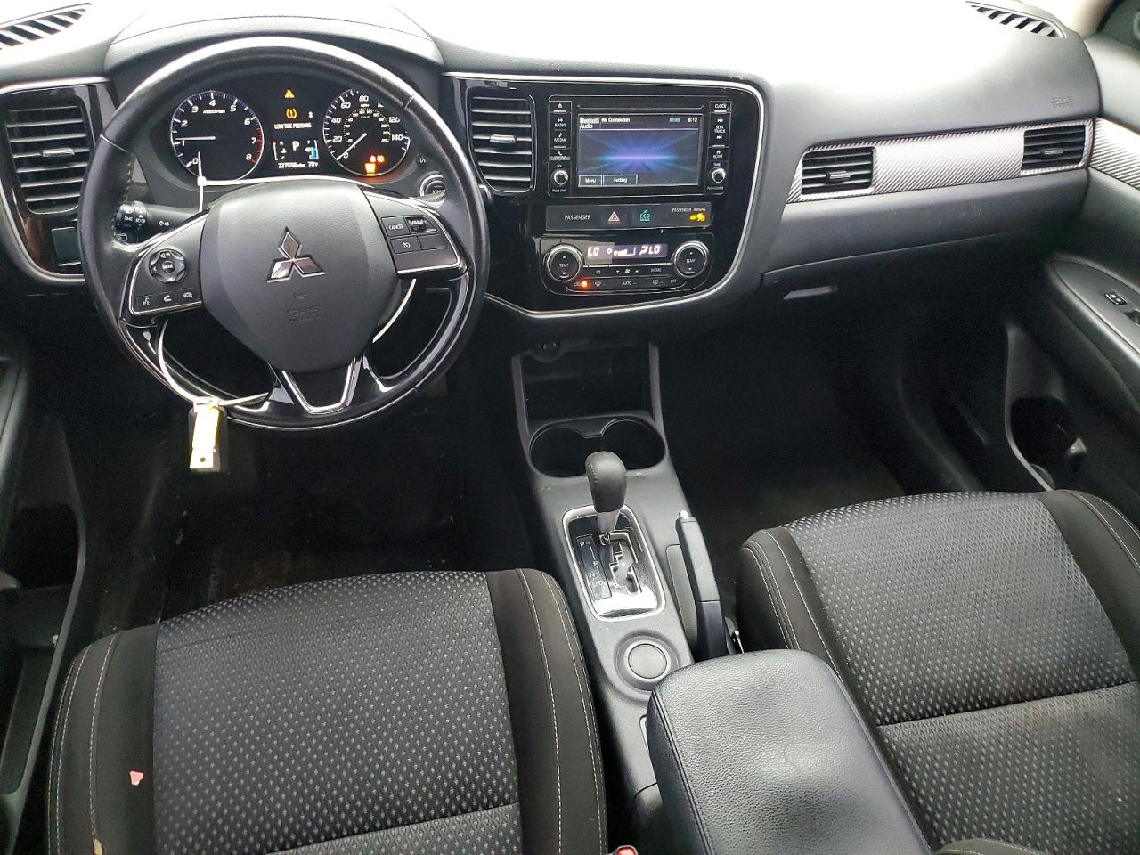 2016 Mitsubishi Outlander Se/sel White vin: JA4AD3A34GZ009755