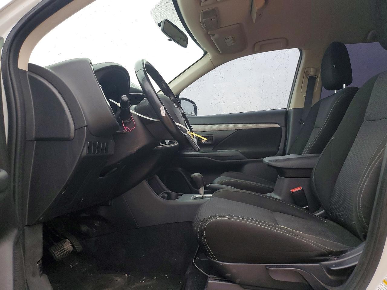 2016 Mitsubishi Outlander Se/sel White vin: JA4AD3A34GZ009755