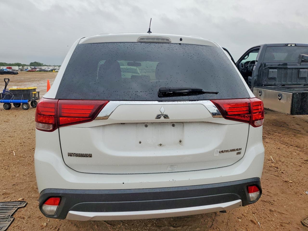 2016 Mitsubishi Outlander Se/sel White vin: JA4AD3A34GZ009755