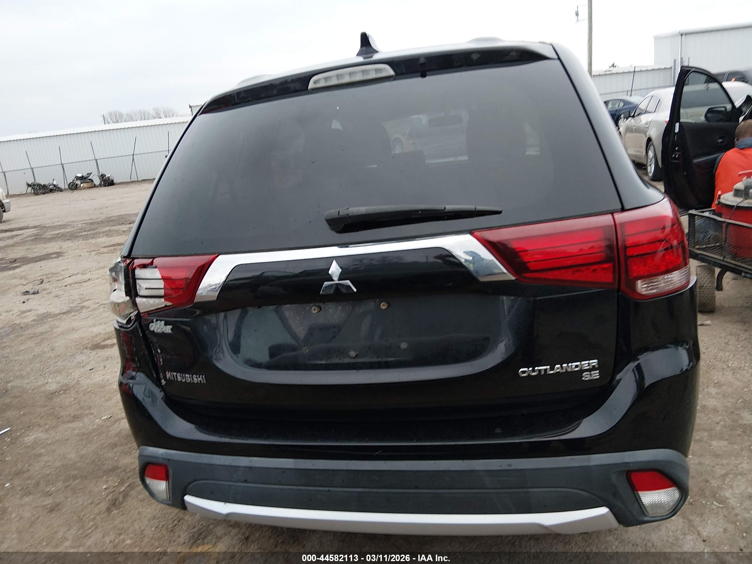 2017 Mitsubishi Outlander Se Black vin: JA4AD3A34HZ026928