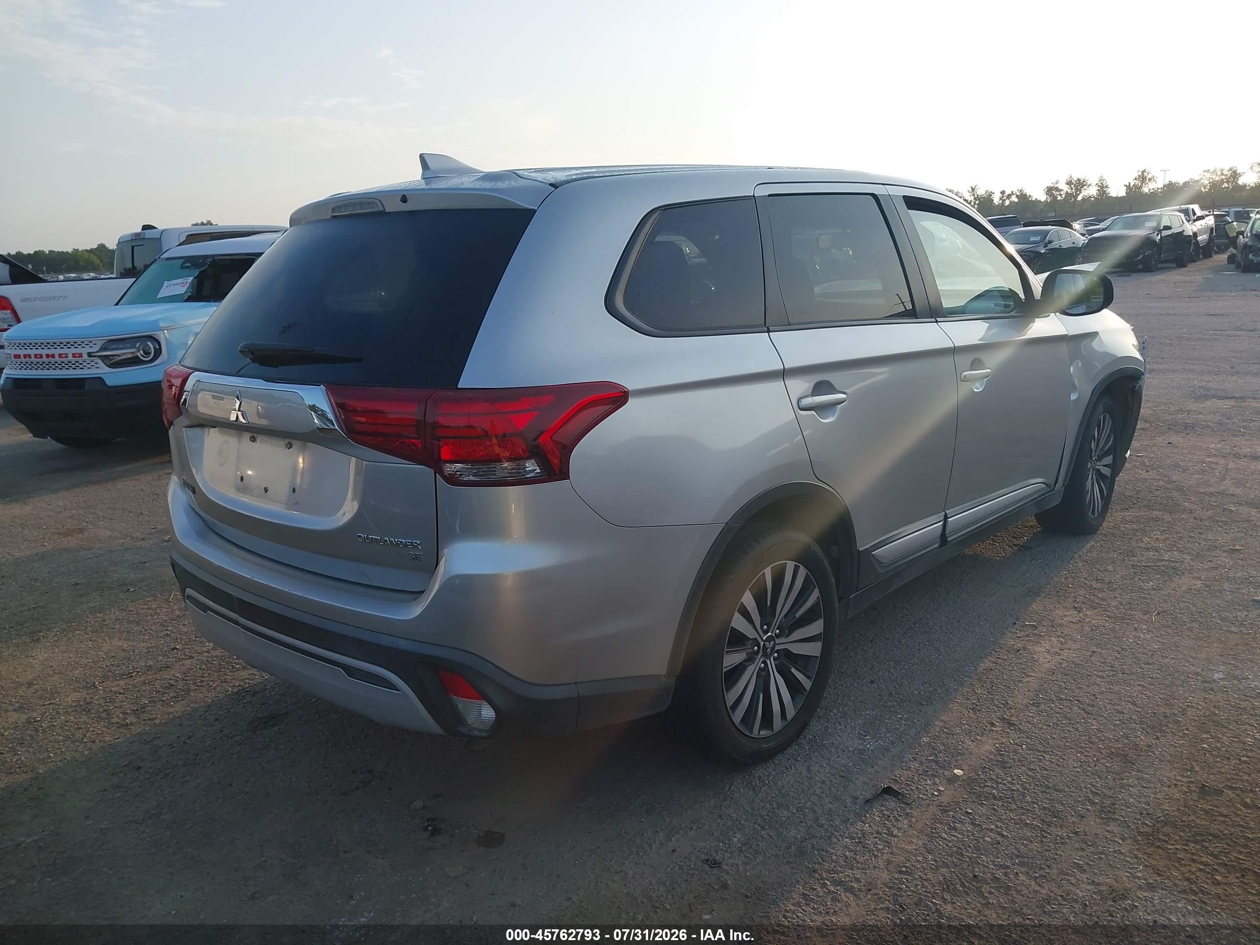 2019 Mitsubishi Outlander Se/sel/le Silver vin: JA4AD3A34KZ055580