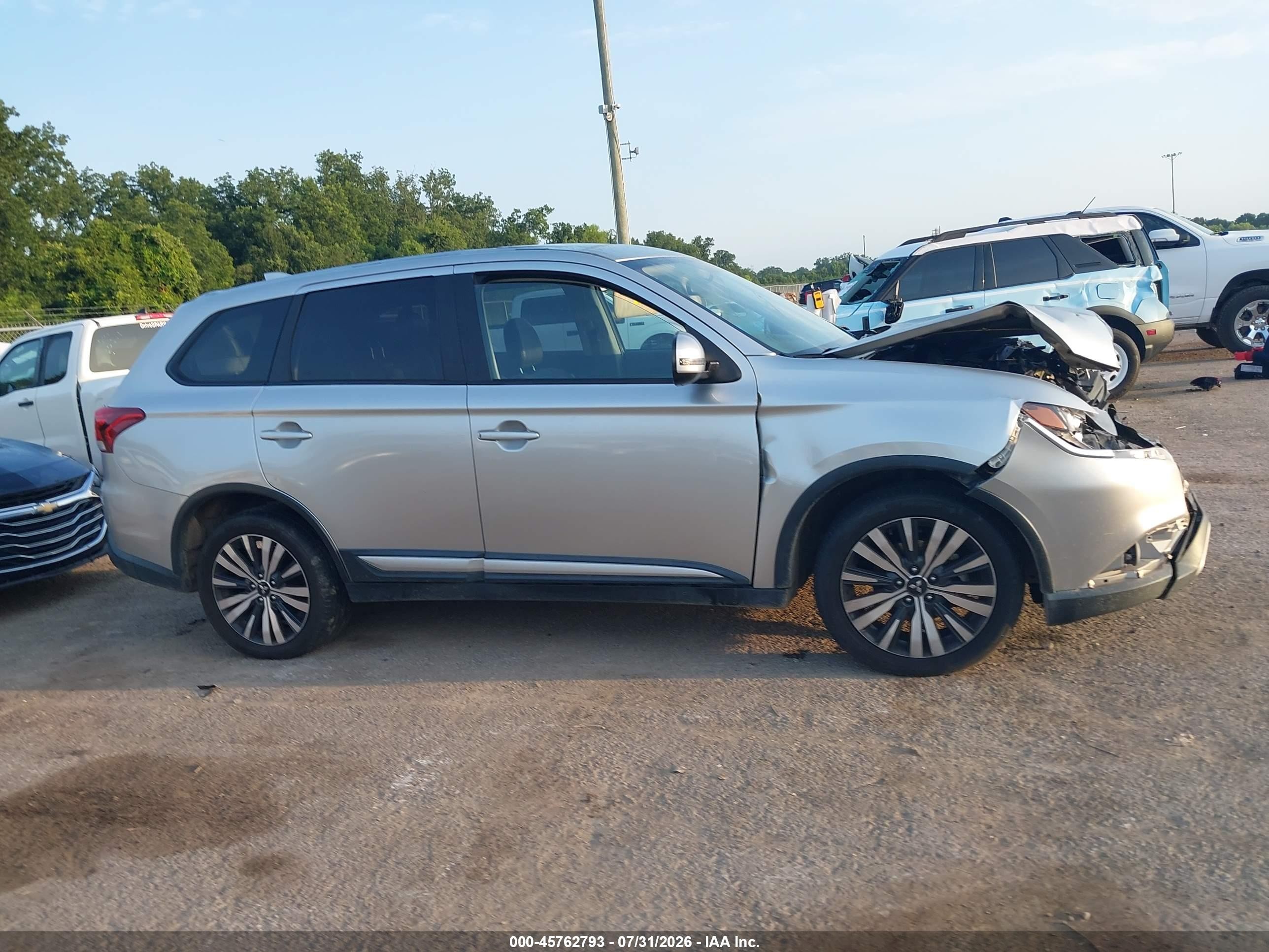 2019 Mitsubishi Outlander Se/sel/le Silver vin: JA4AD3A34KZ055580