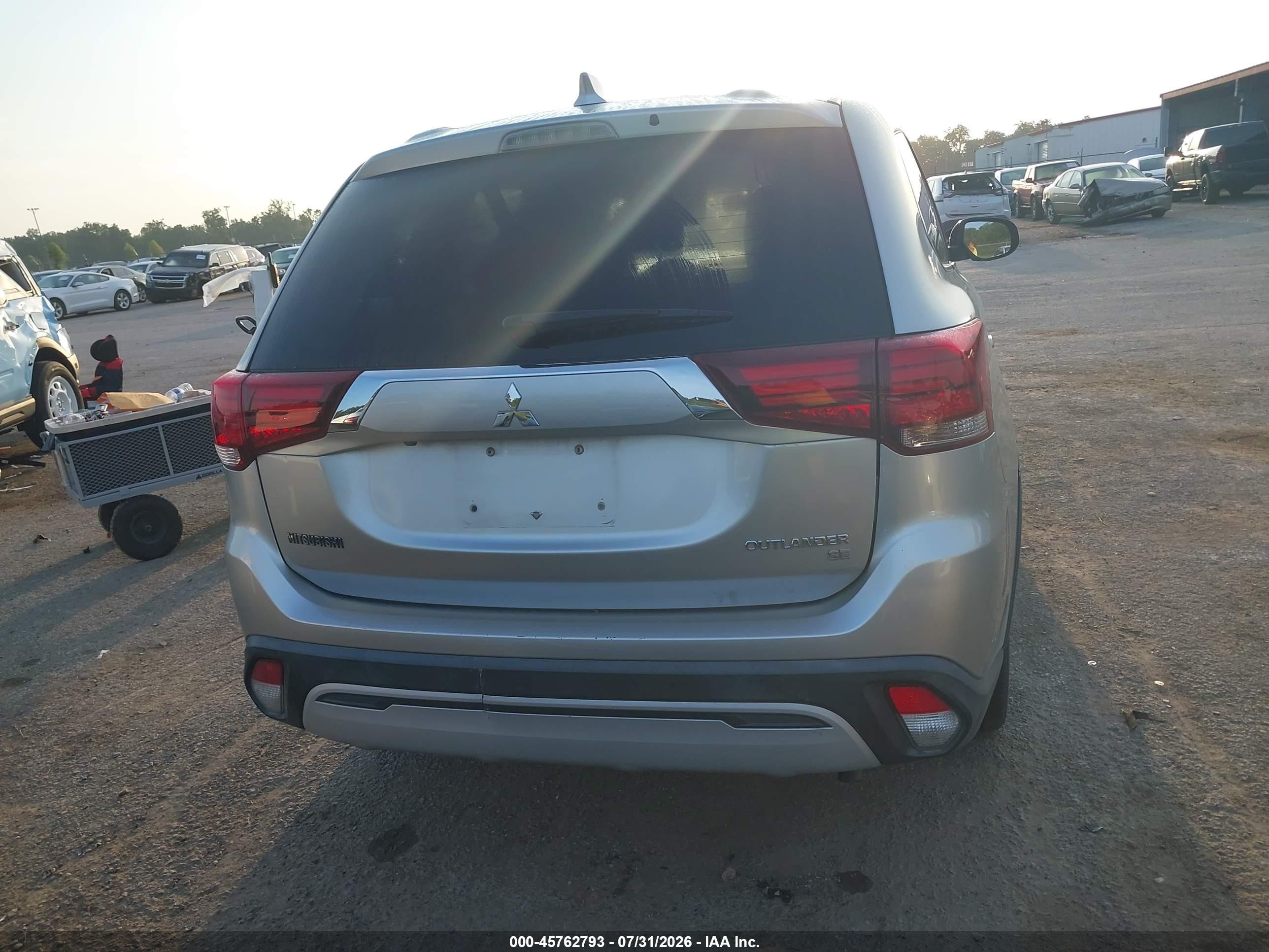 2019 Mitsubishi Outlander Se/sel/le Silver vin: JA4AD3A34KZ055580