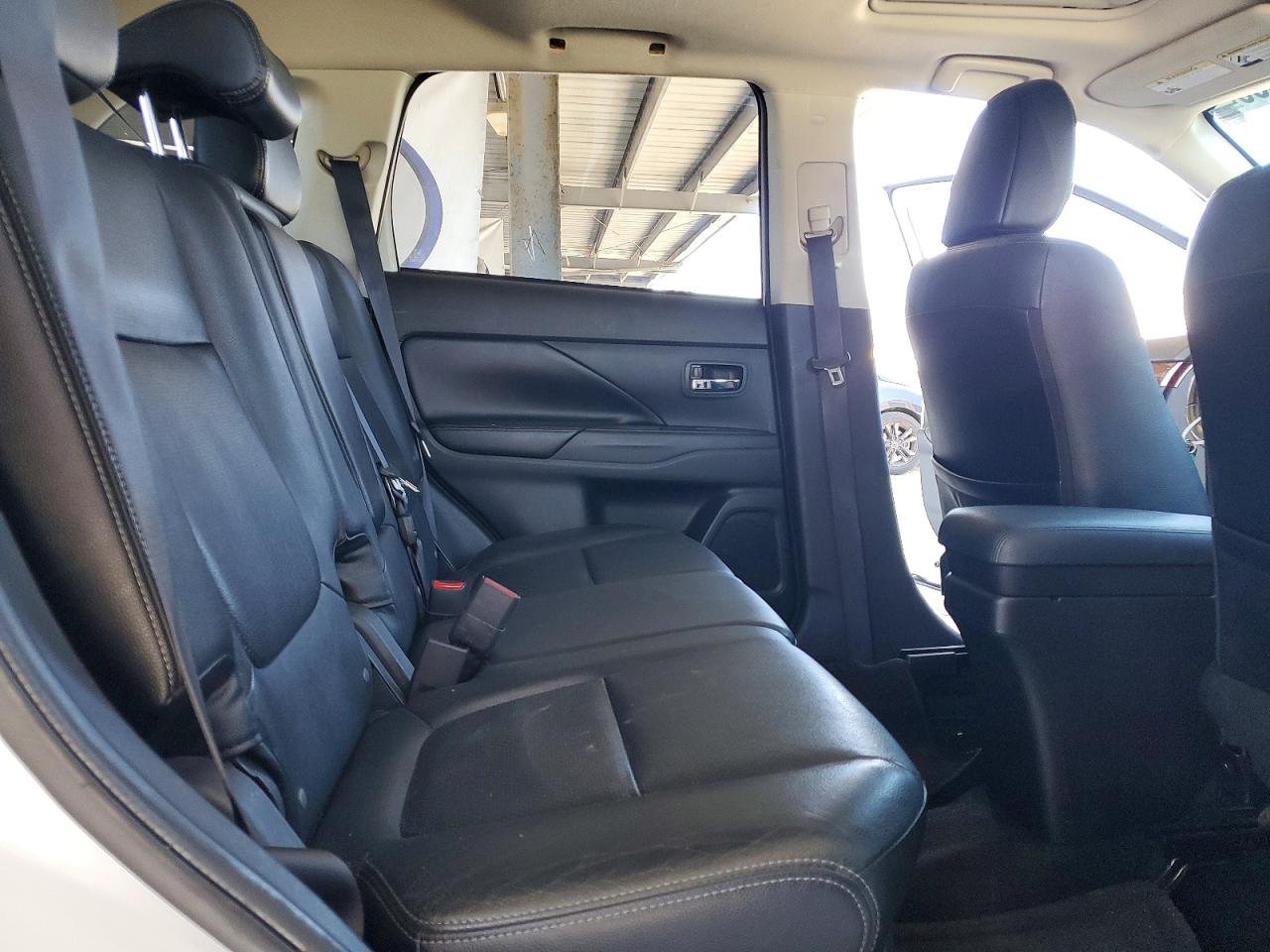 2014 Mitsubishi Outlander Se White vin: JA4AD3A35EZ001791