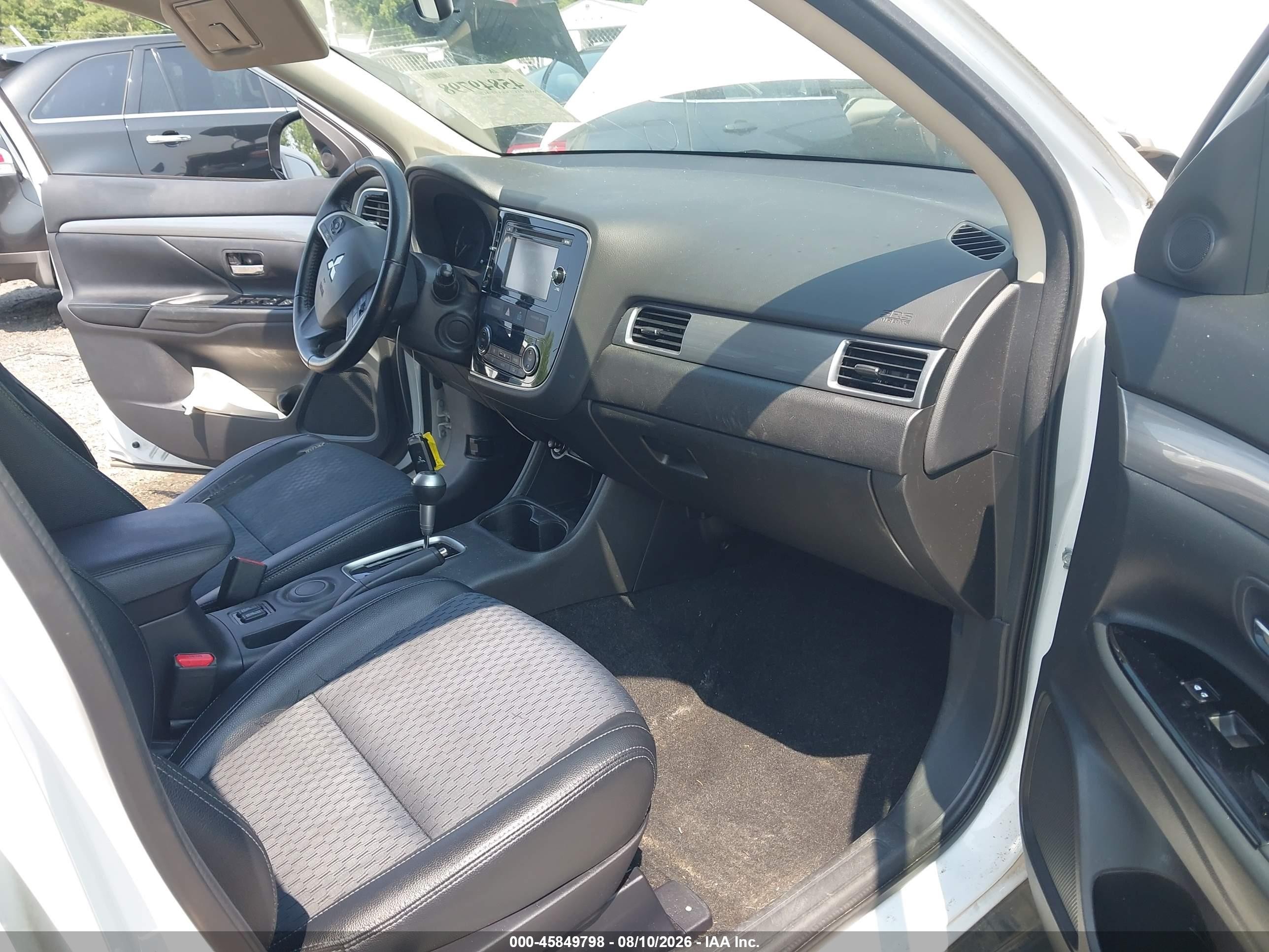 2015 Mitsubishi Outlander Se White vin: JA4AD3A35FZ000920