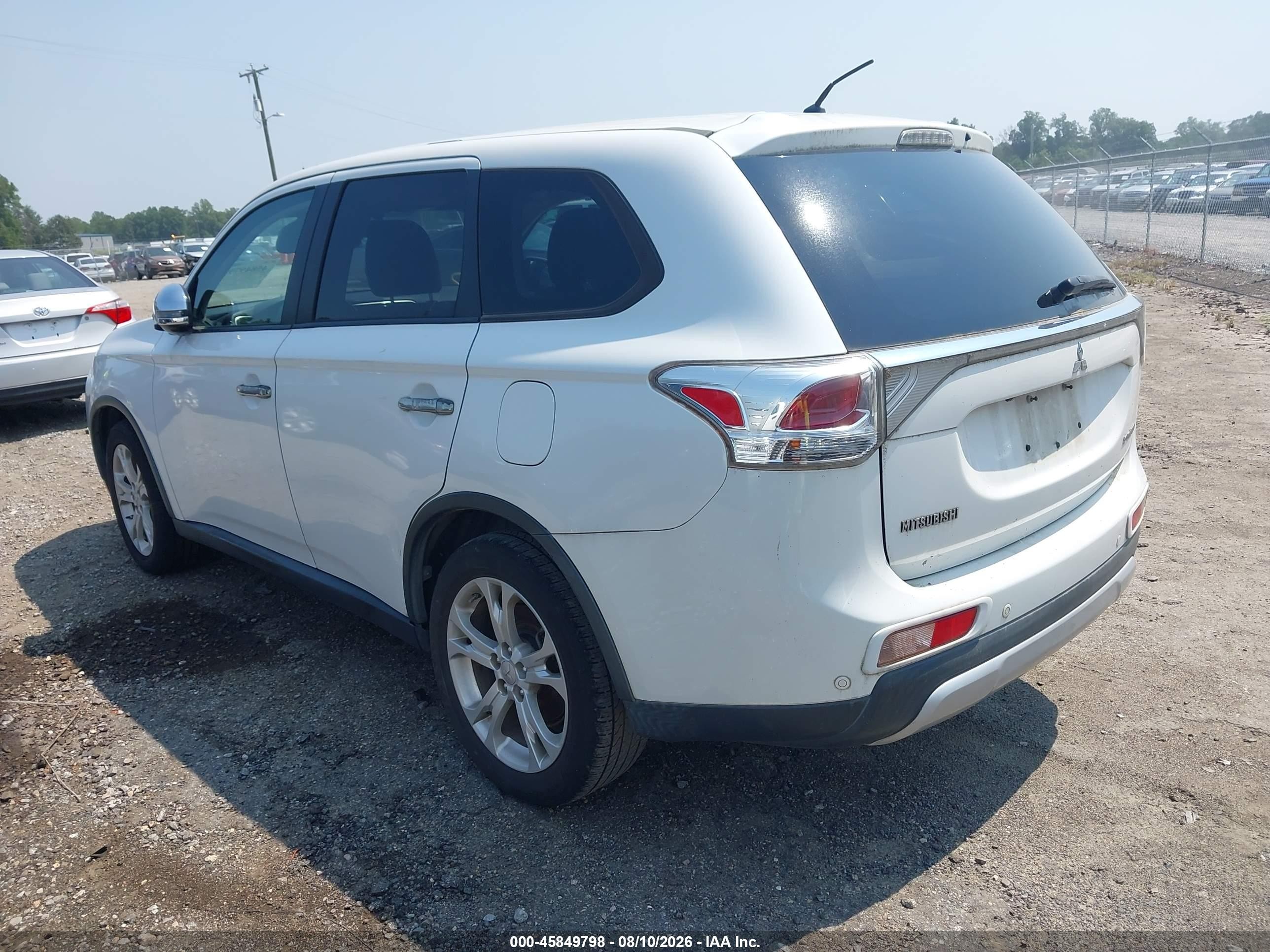 2015 Mitsubishi Outlander Se White vin: JA4AD3A35FZ000920