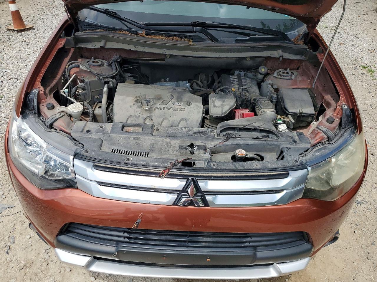 2015 Mitsubishi Outlander Se Orange vin: JA4AD3A35FZ008998
