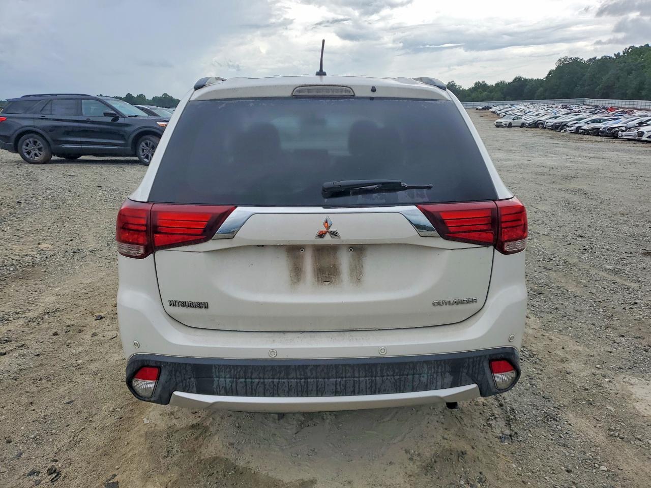 2016 Mitsubishi Outlander Белый vin: JA4AD3A35GZ007223