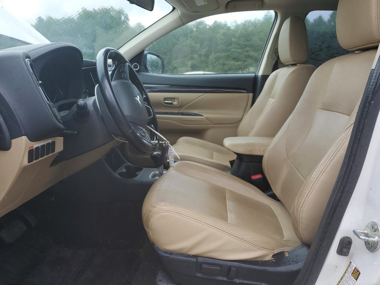 2016 Mitsubishi Outlander Белый vin: JA4AD3A35GZ007223