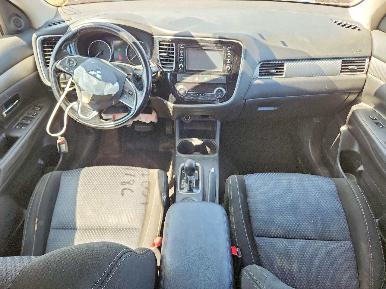 2016 Mitsubishi Outlander Se Красный vin: JA4AD3A35GZ028184