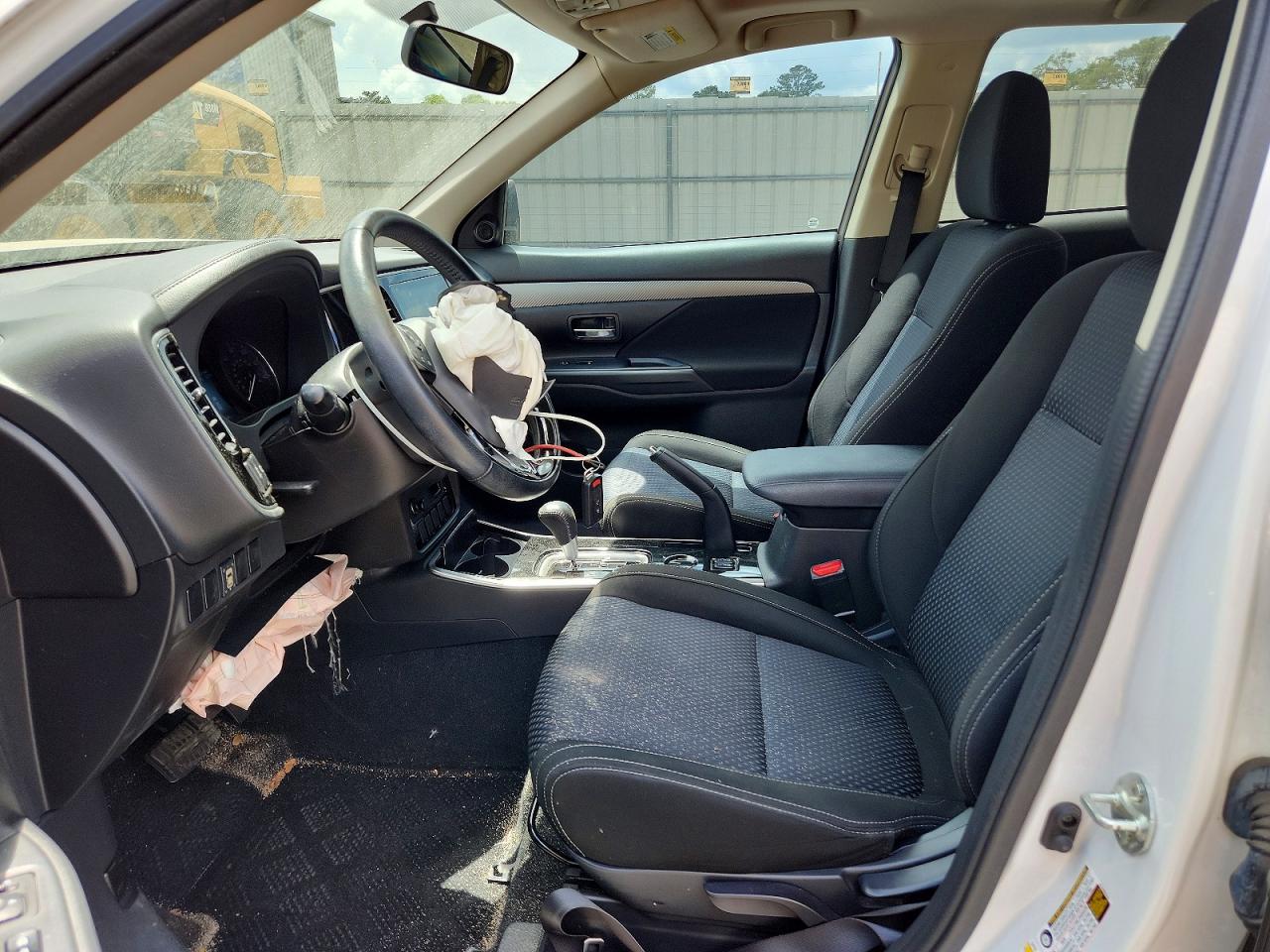 2018 Mitsubishi Outlander Se White vin: JA4AD3A35JZ033456