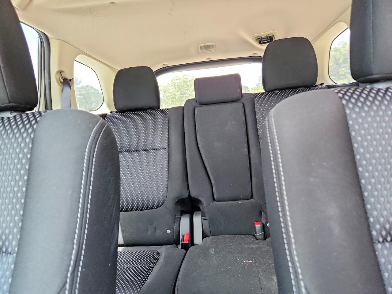 2018 Mitsubishi Outlander Se White vin: JA4AD3A35JZ033456