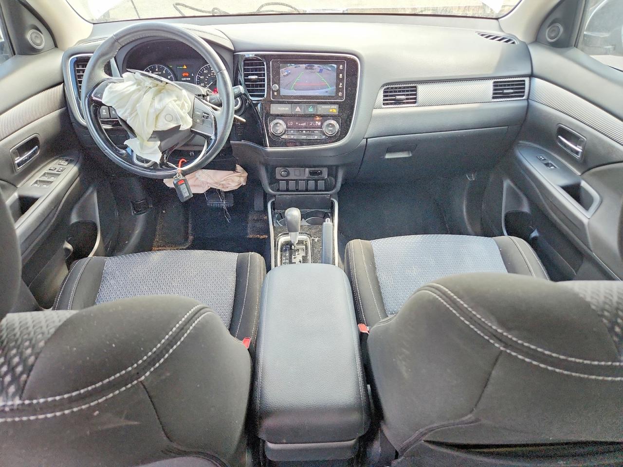 2018 Mitsubishi Outlander Se White vin: JA4AD3A35JZ033456