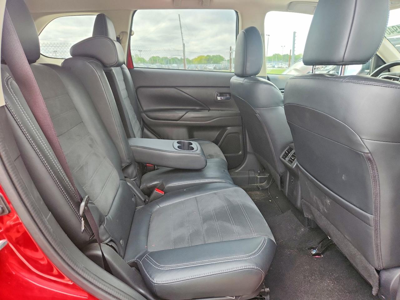 2019 Mitsubishi Outlander Se Red vin: JA4AD3A35KZ005853