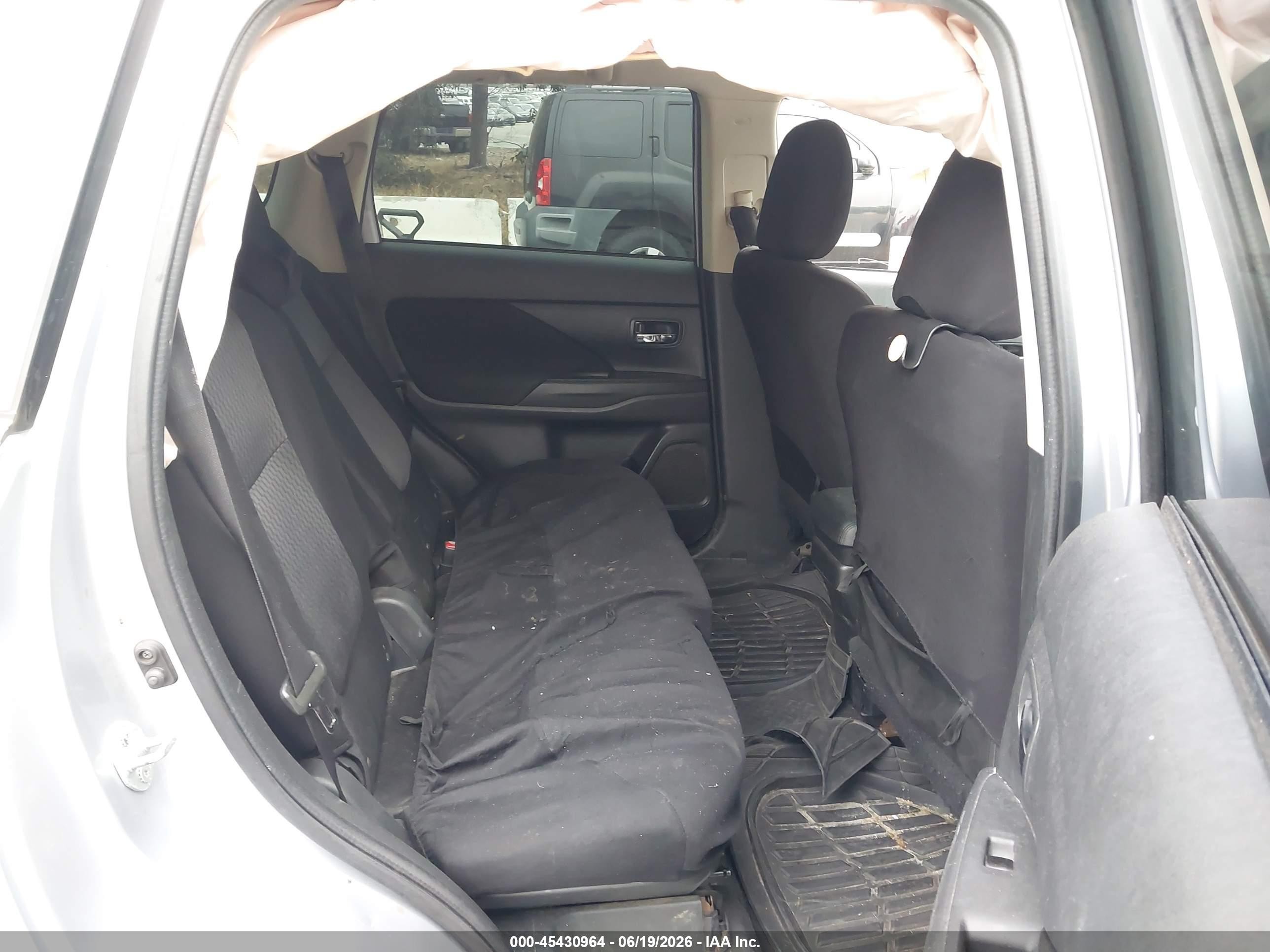 2014 Mitsubishi Outlander Se Silver vin: JA4AD3A36EZ015232