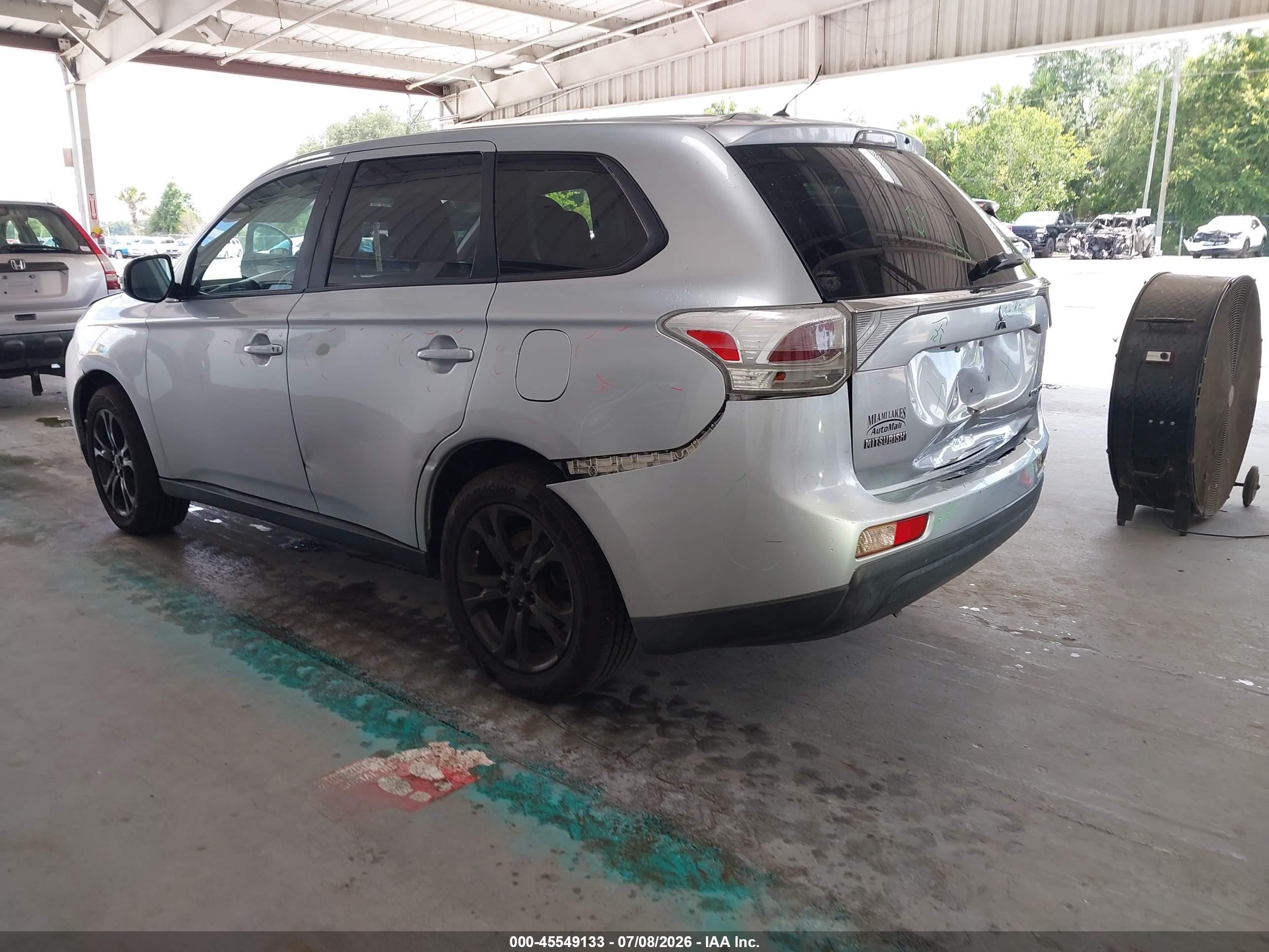 2014 Mitsubishi Outlander Se Silver vin: JA4AD3A36EZ015795